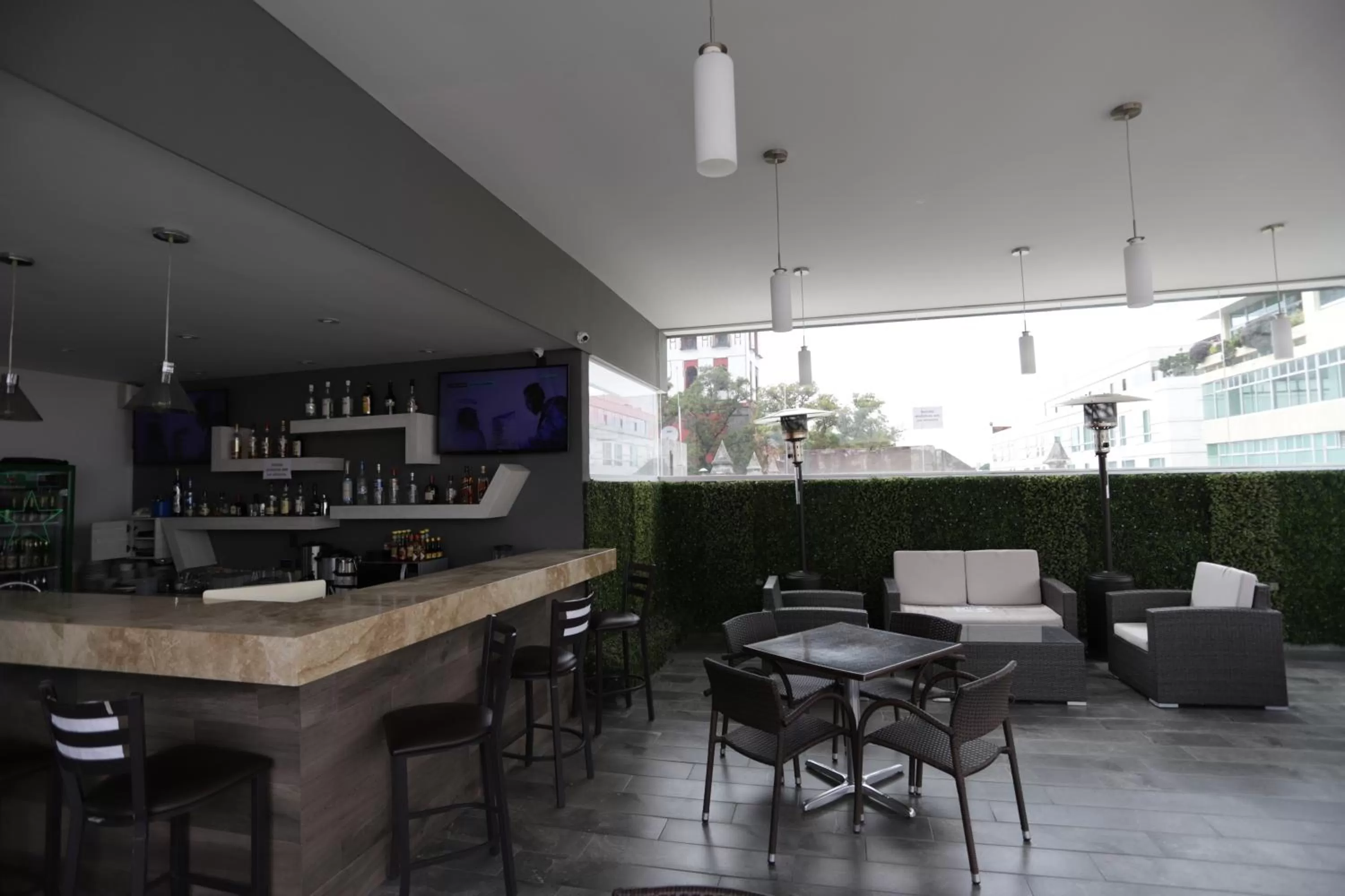 Restaurant/places to eat in Hotel Sofia