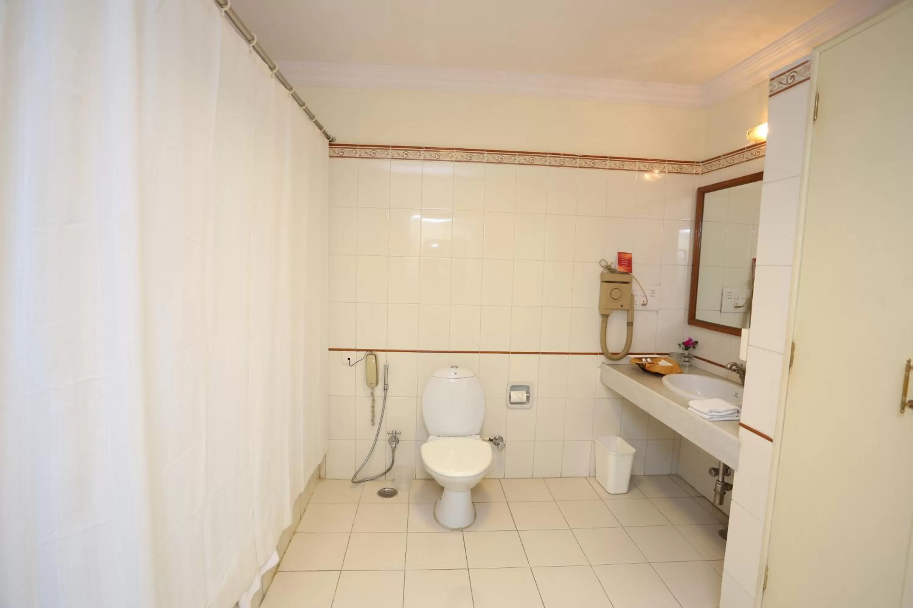 Bathroom in Garden Hotel - Heritage by HRH Group of Hotels