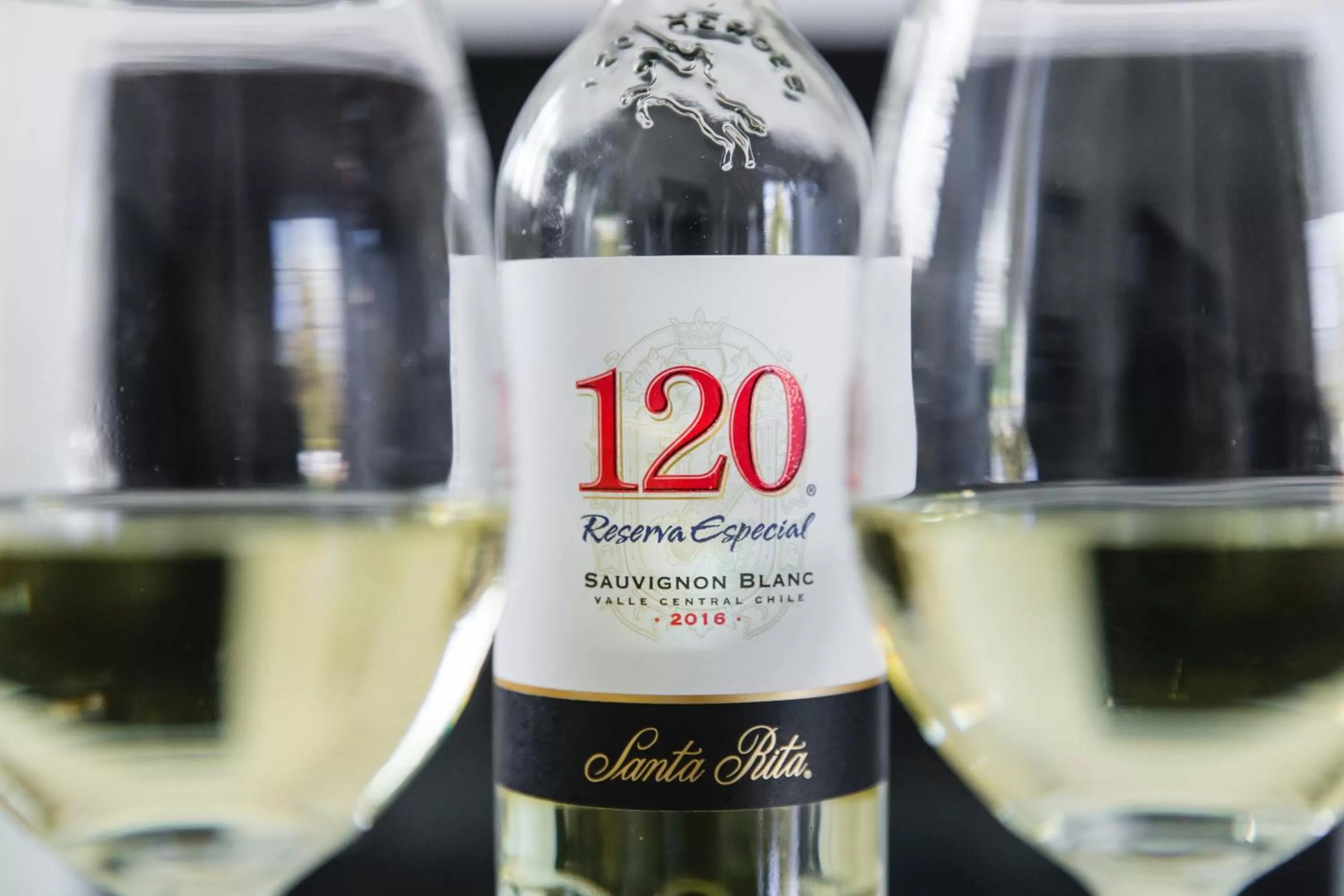 Bedroom, Drinks in The Platinum Pebble Boutique Inn - Adults Only Property