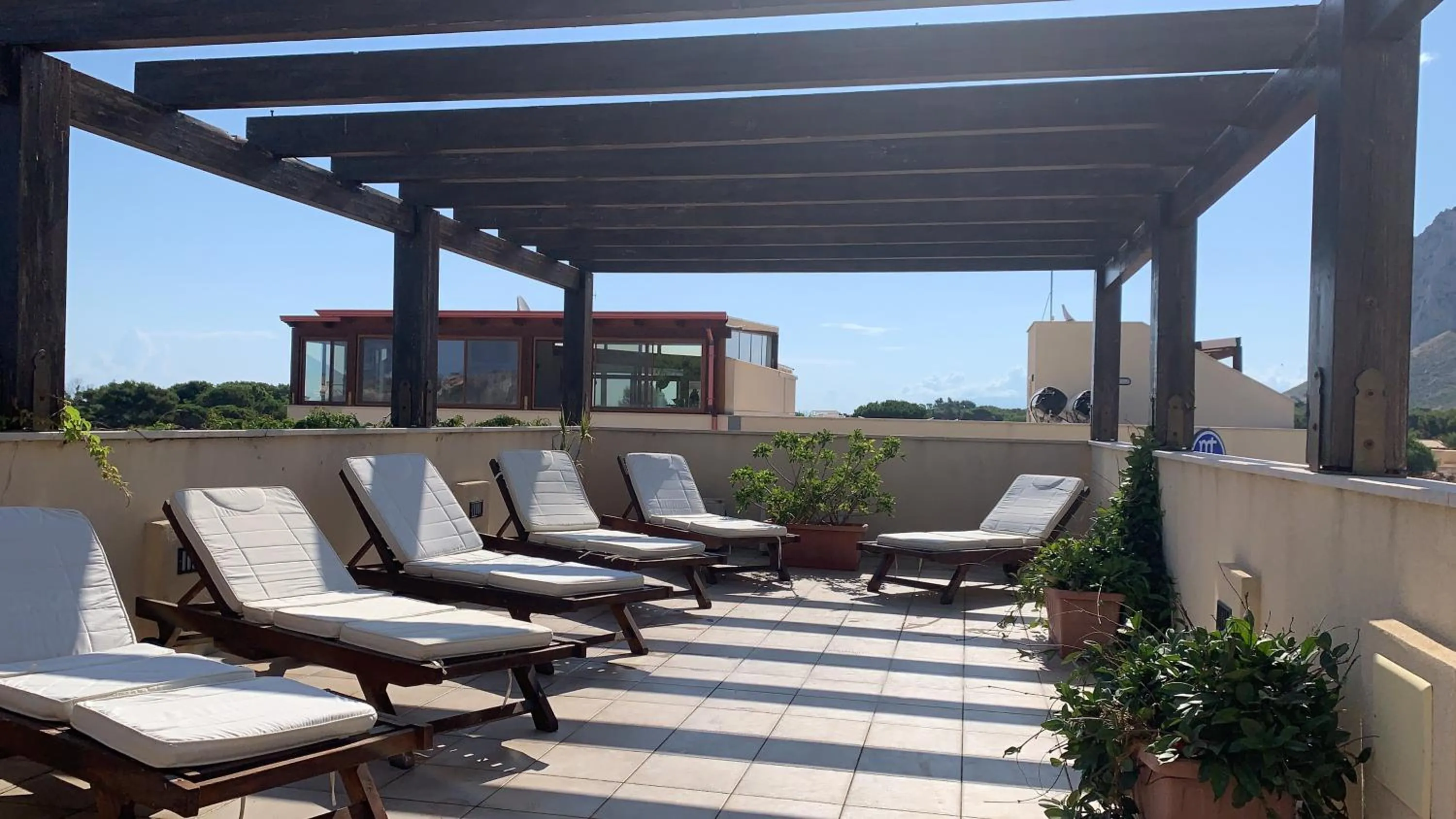 Solarium in Hotel Iride by Marino Tourist