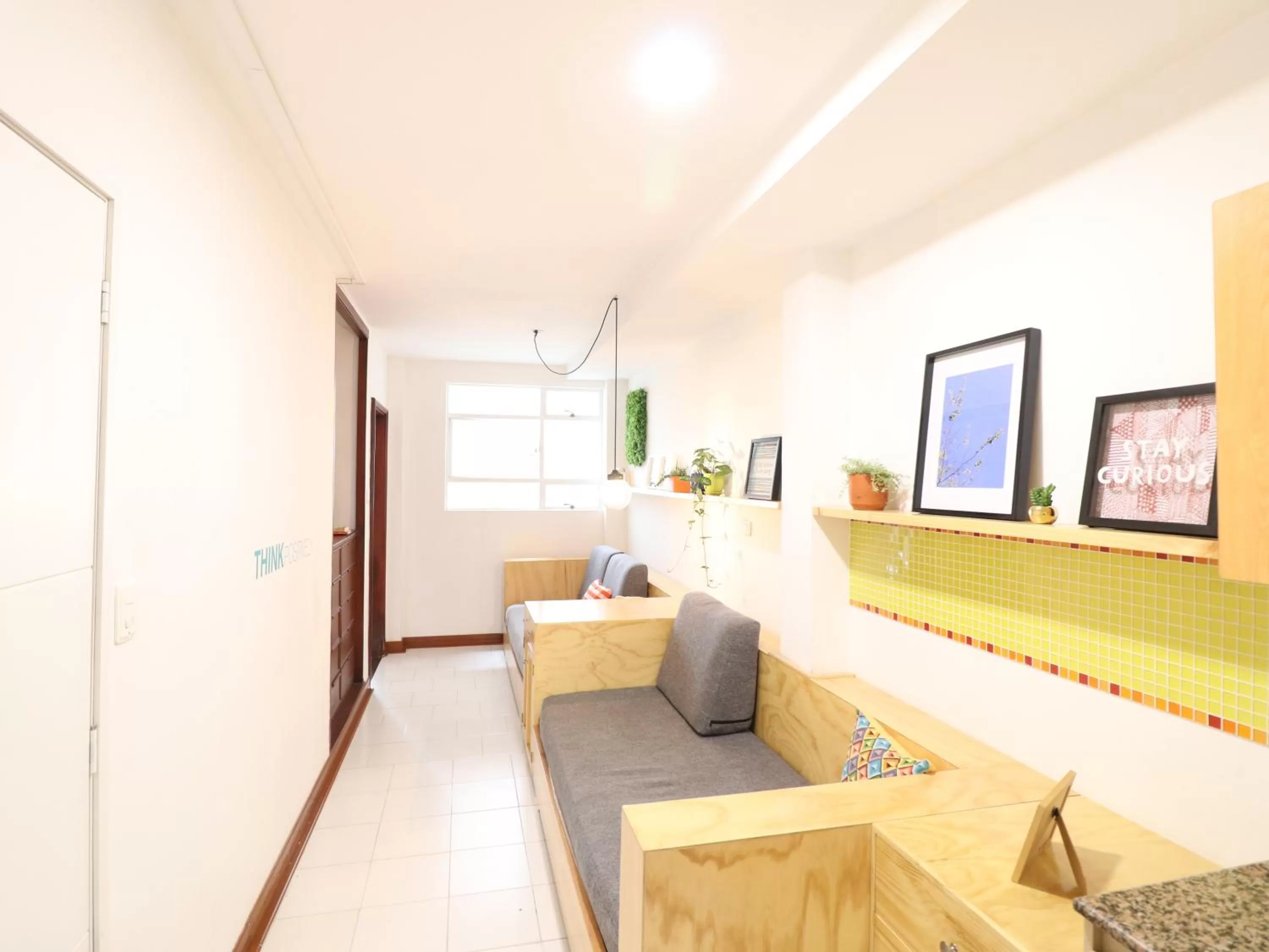 Seating Area in 554 Apartments