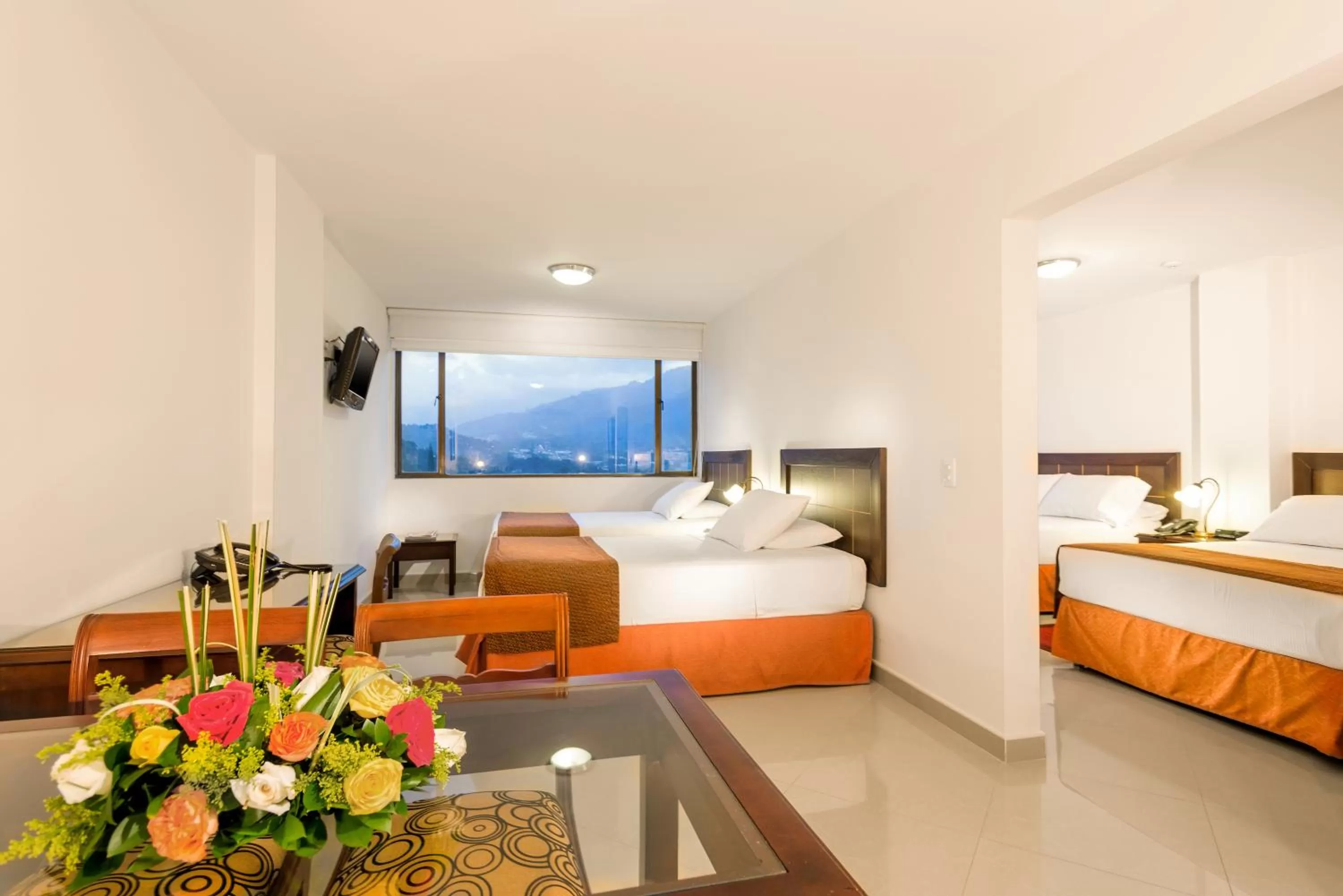 Bedroom, Bed in Hotel Dann Combeima