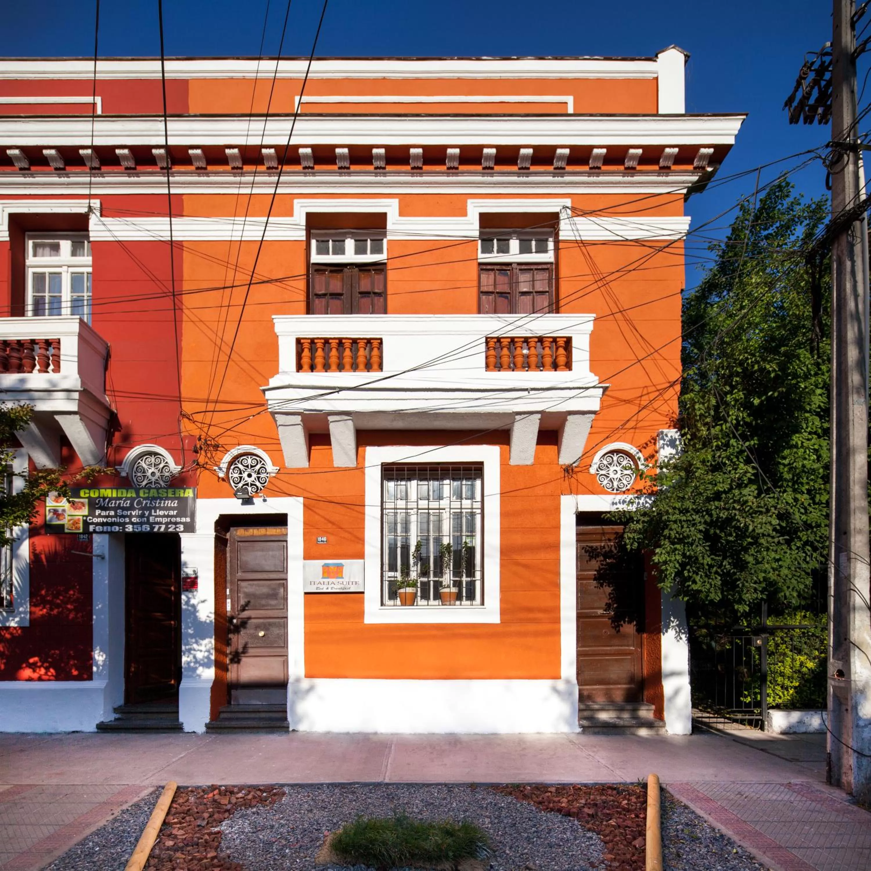 Property building in ITALIA SUITE B&B habitaciones con baño privado y aire acondicionado