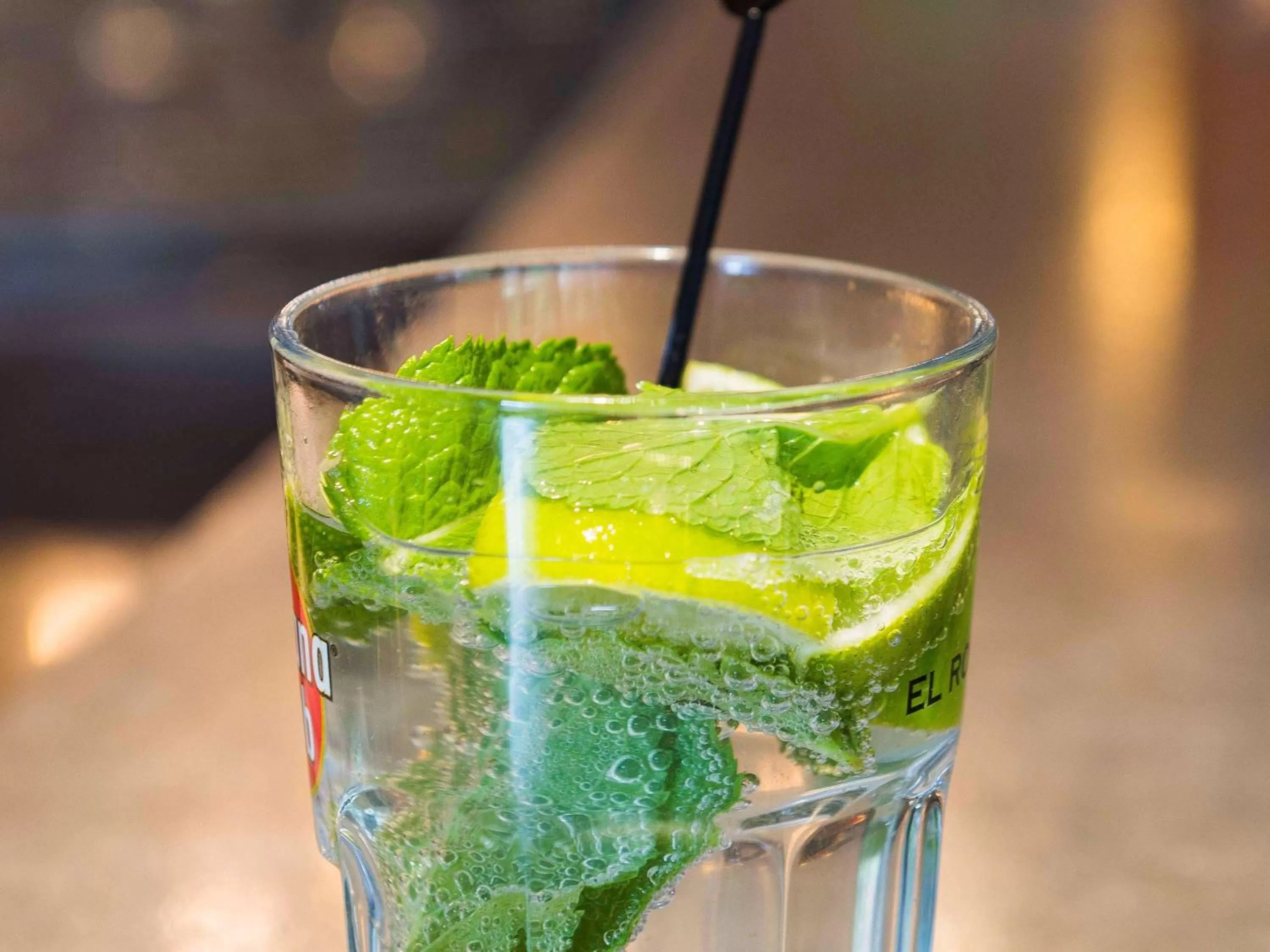 Lounge or bar in Mercure Paris Roissy CDG