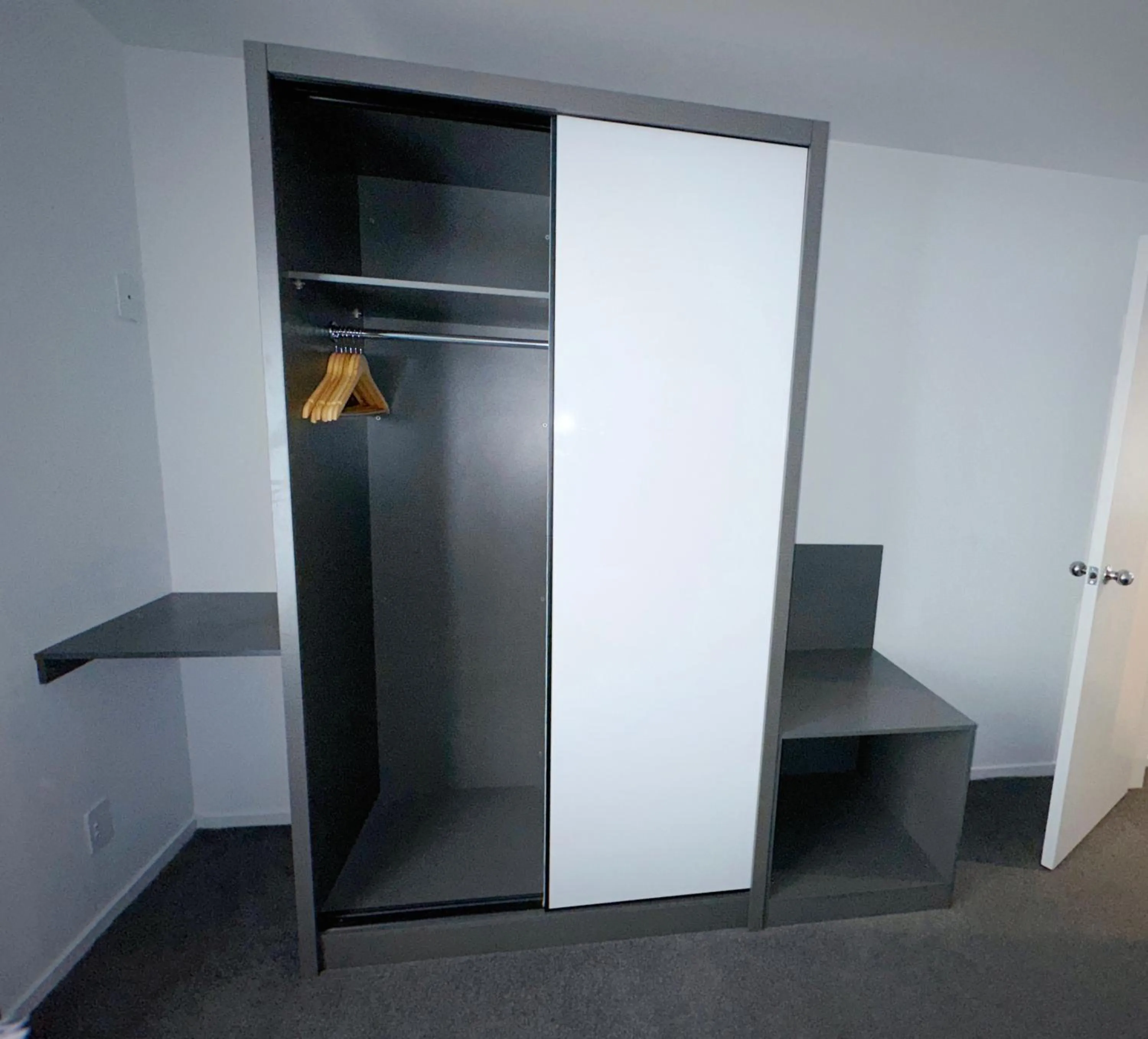 wardrobe in Brylin Motel