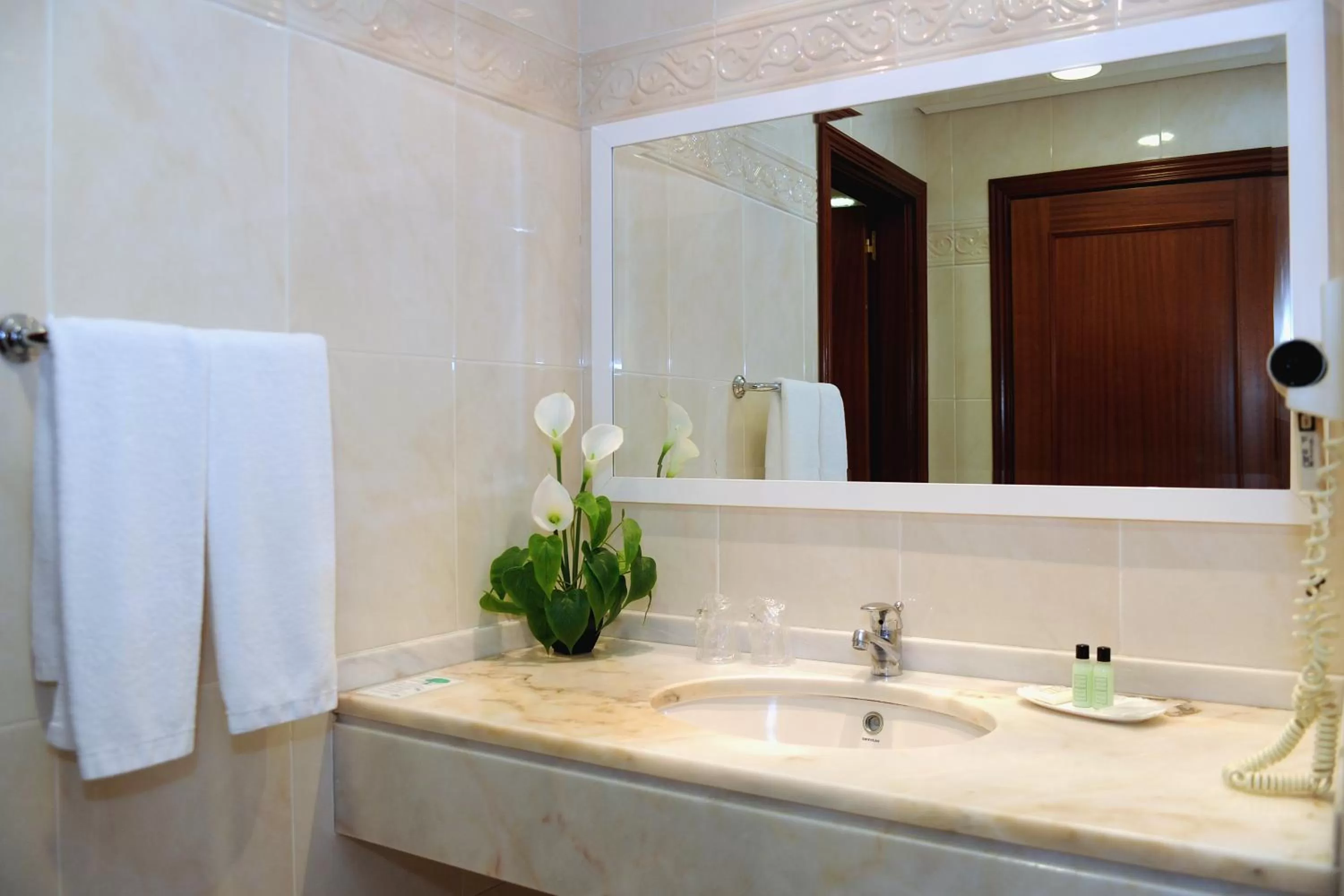 Double or Twin Room with Sea View in Ocean Gardens