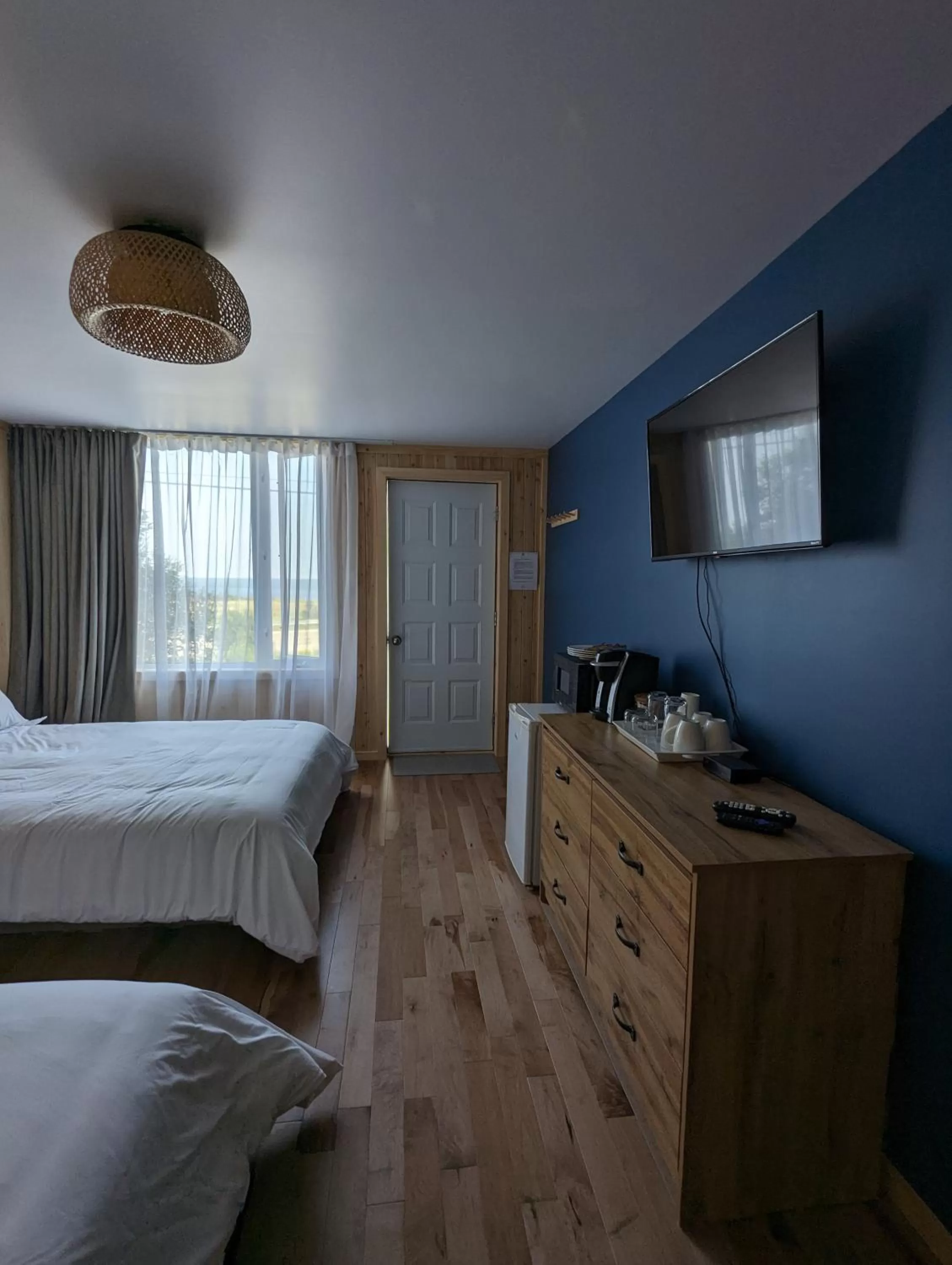 TV/Entertainment Center in Nordet