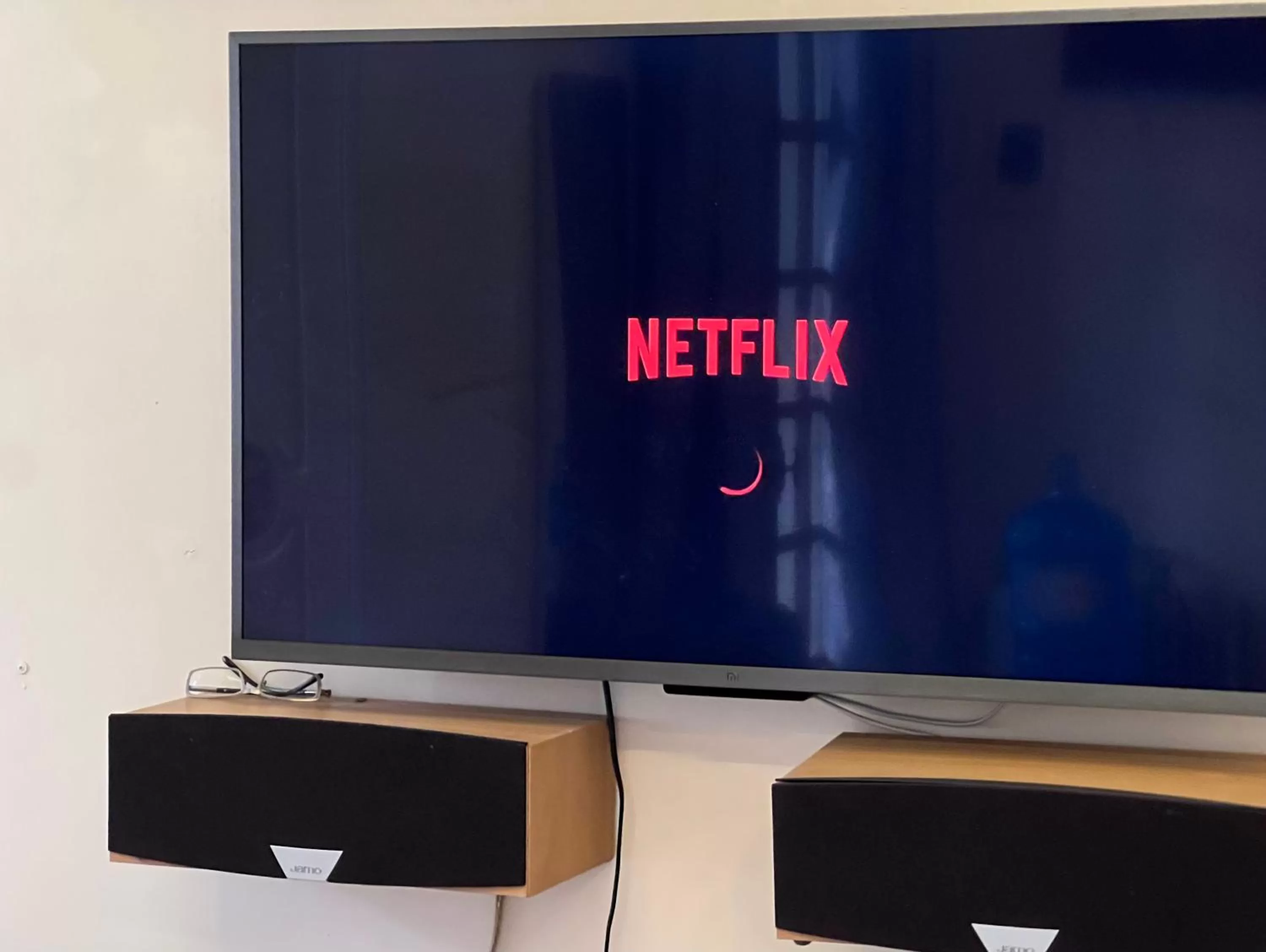 TV and multimedia in The First Ba Trieu Ha Noi