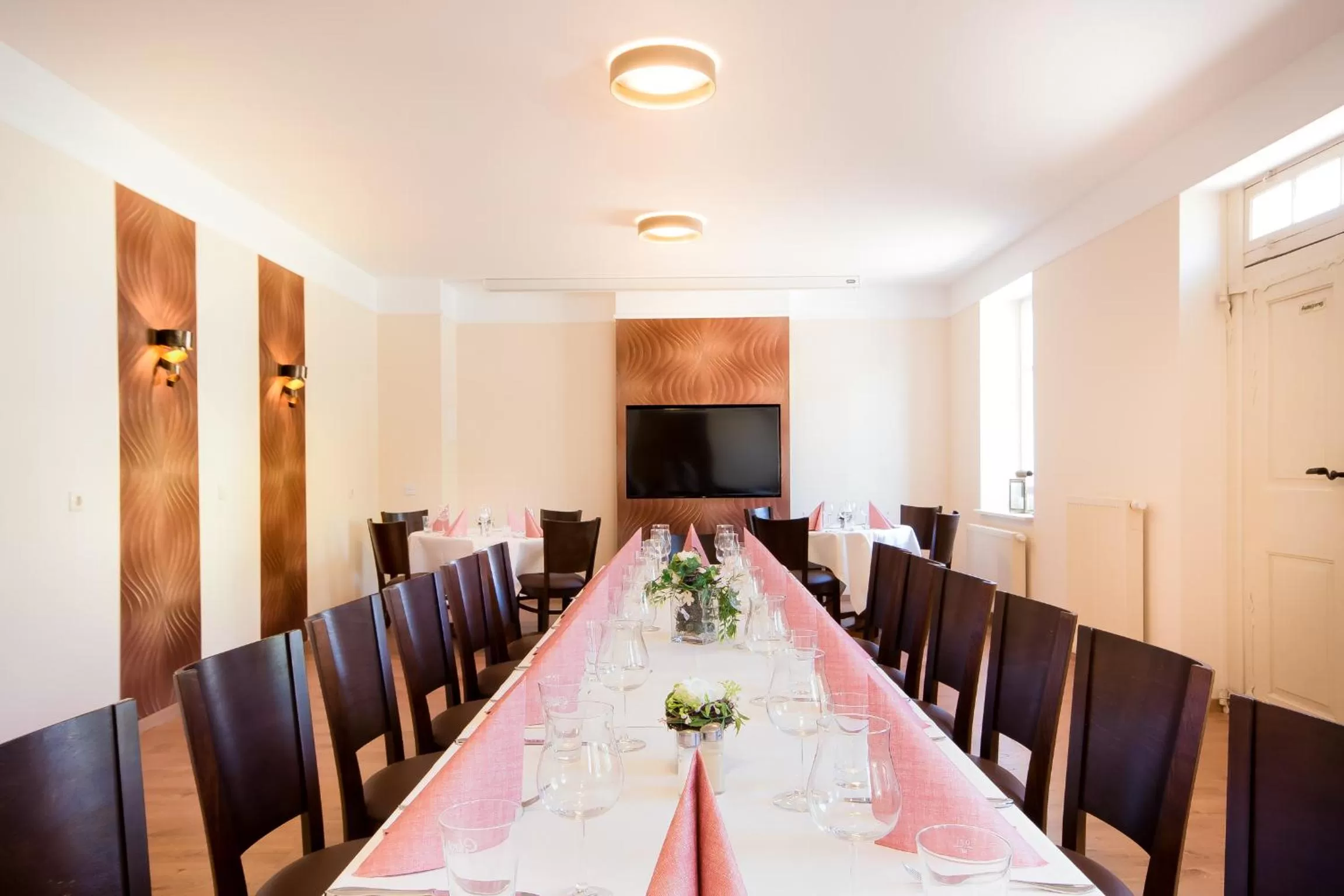 Restaurant/places to eat in Hotel Zur Burg GmbH