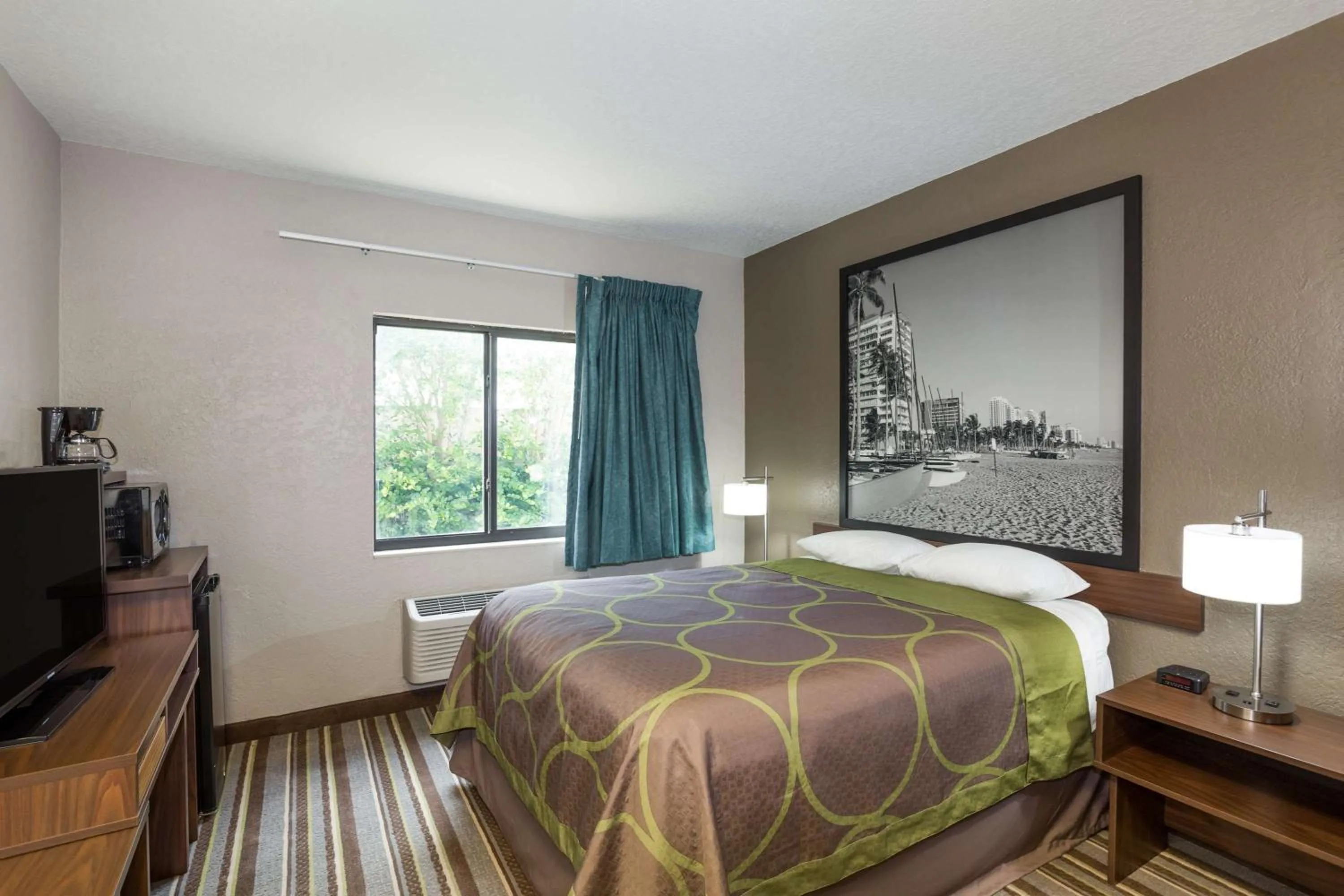 Photo of the whole room in Super 8 by Wyndham Pompano Beach