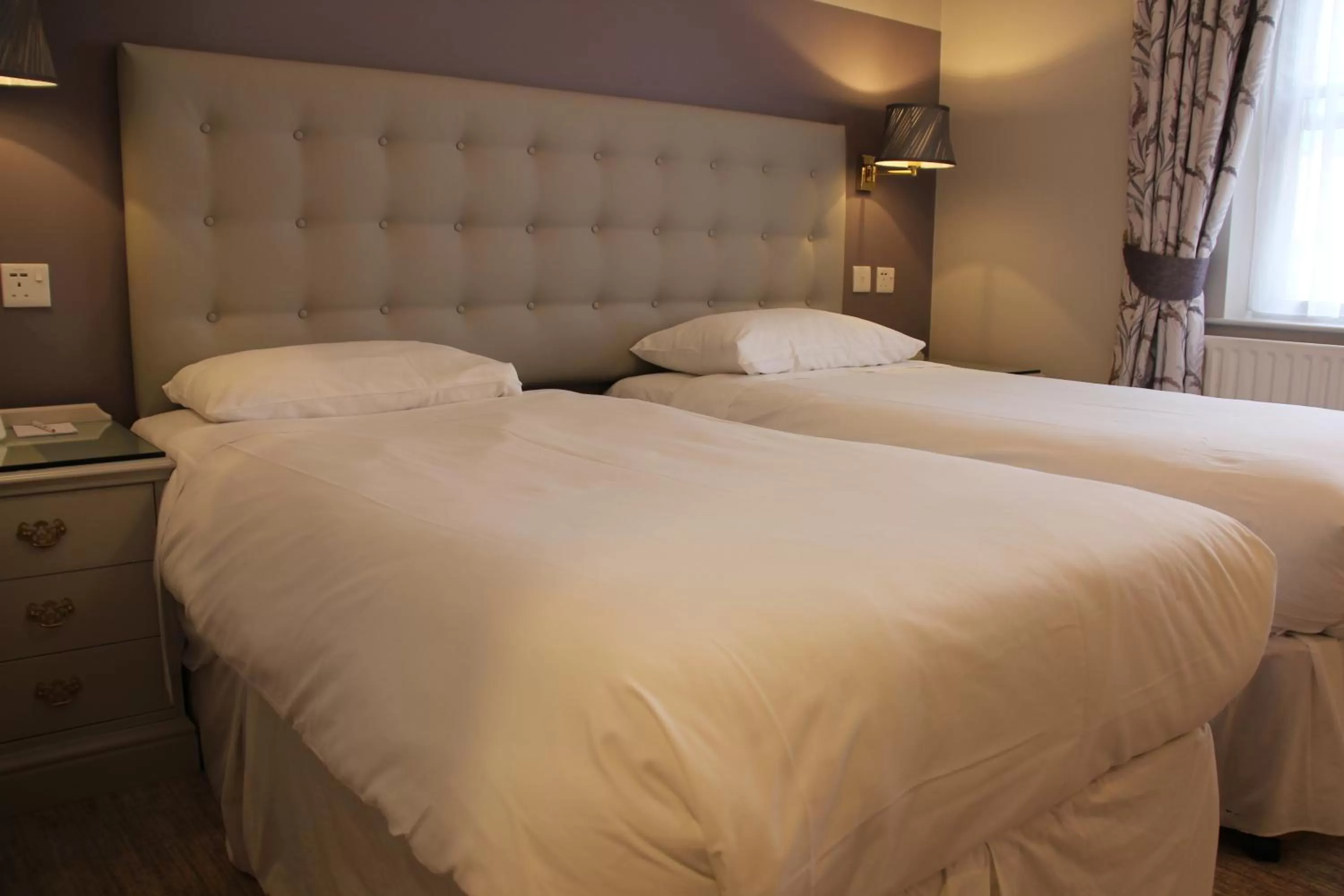 Bedroom, Bed in Centennial Hotel