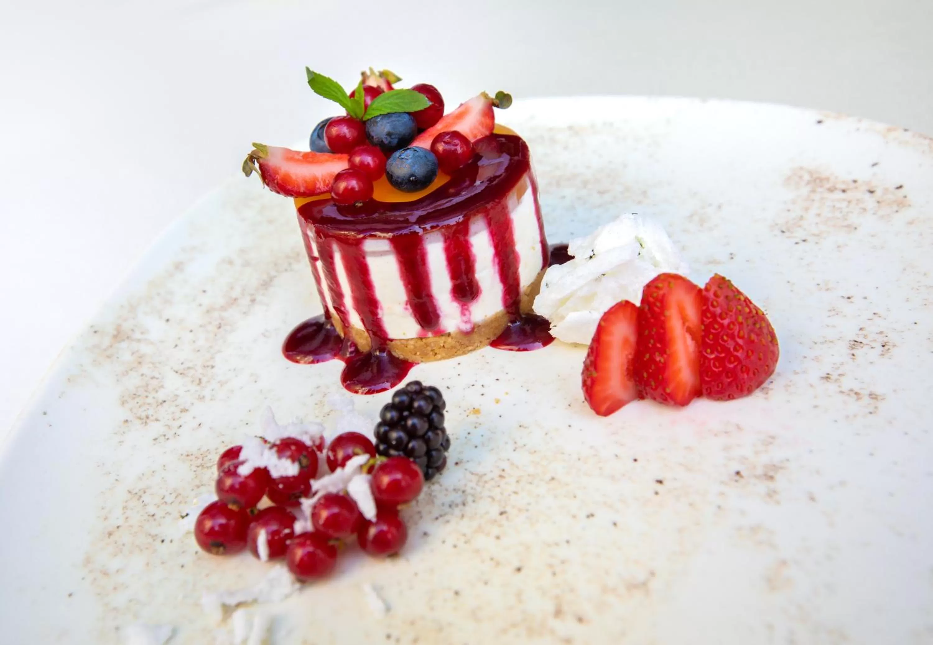 Restaurant/places to eat in Hotel Ambient