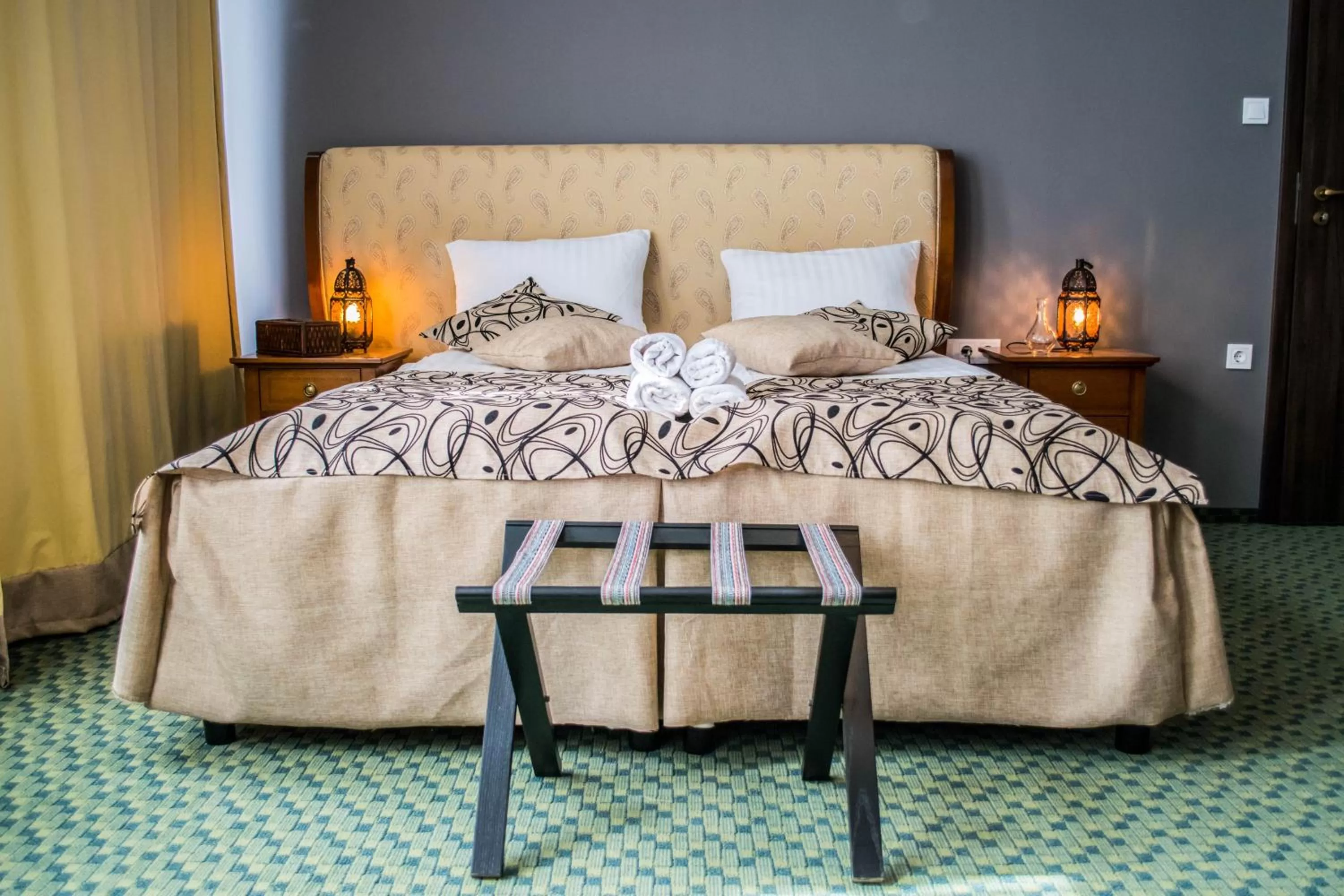 Bedroom, Bed in Petra Hotel