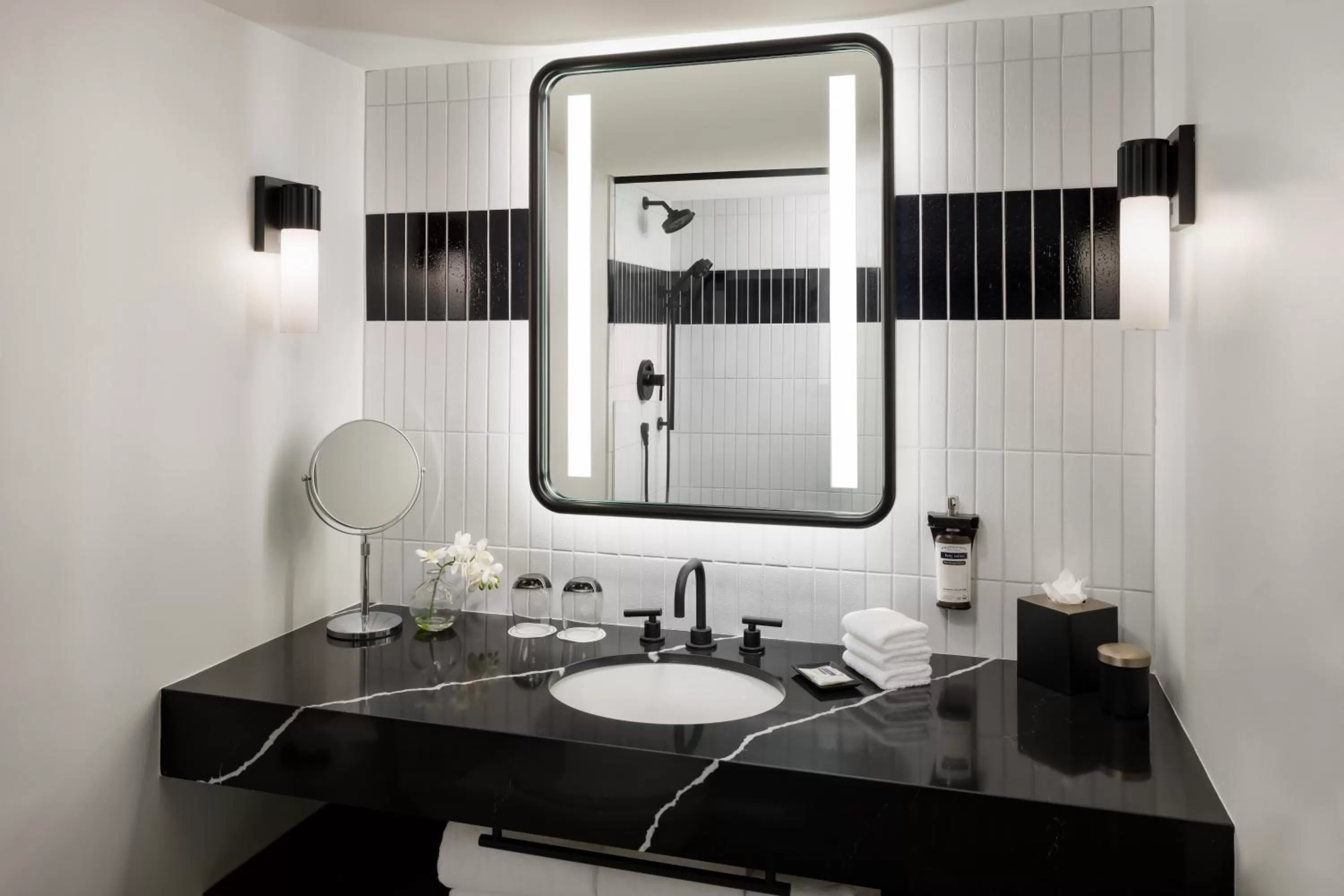 Bathroom in Hyatt Regency San Francisco Downtown SOMA