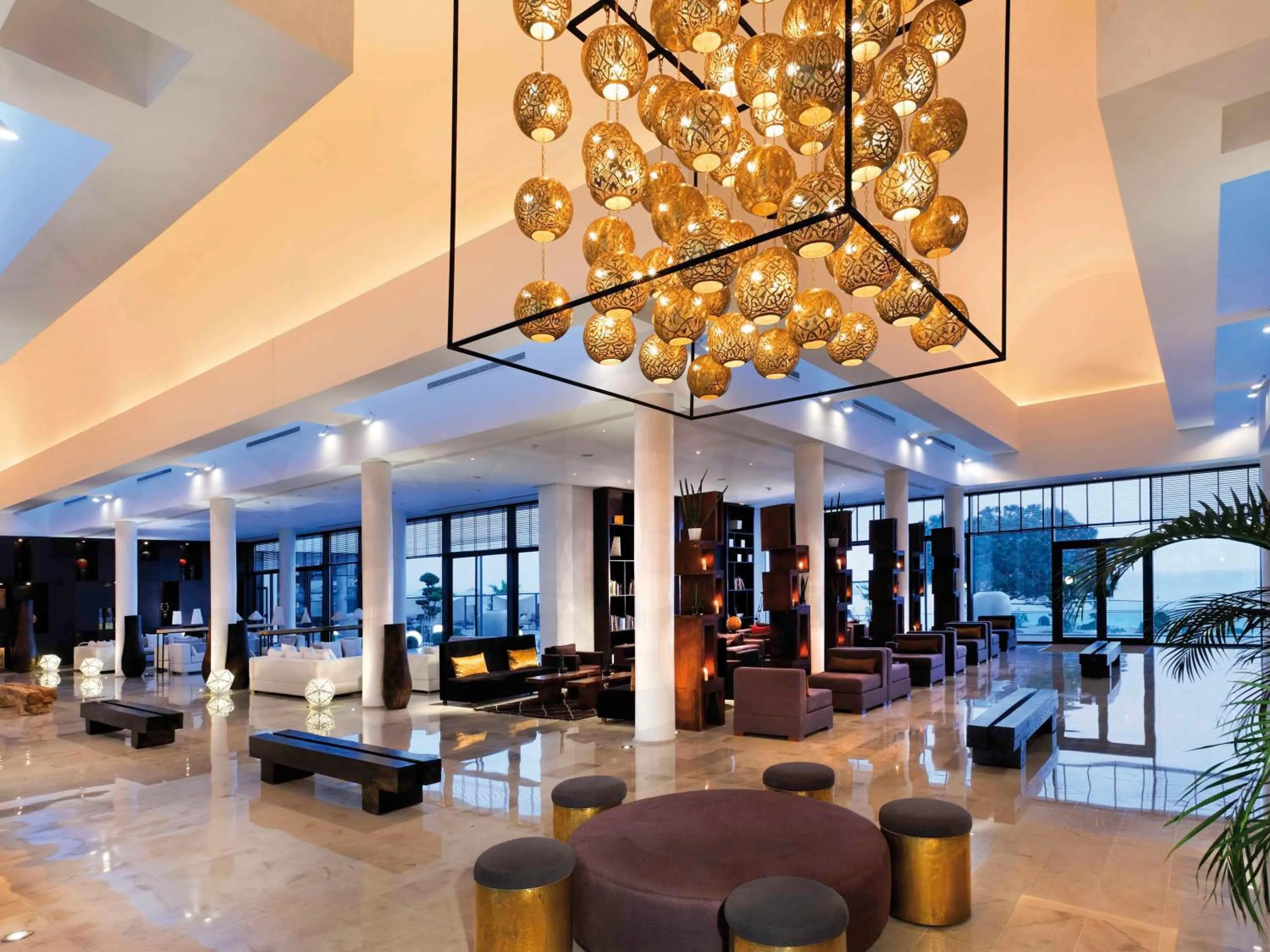 Lounge or bar in Mövenpick Hotel Gammarth Tunis