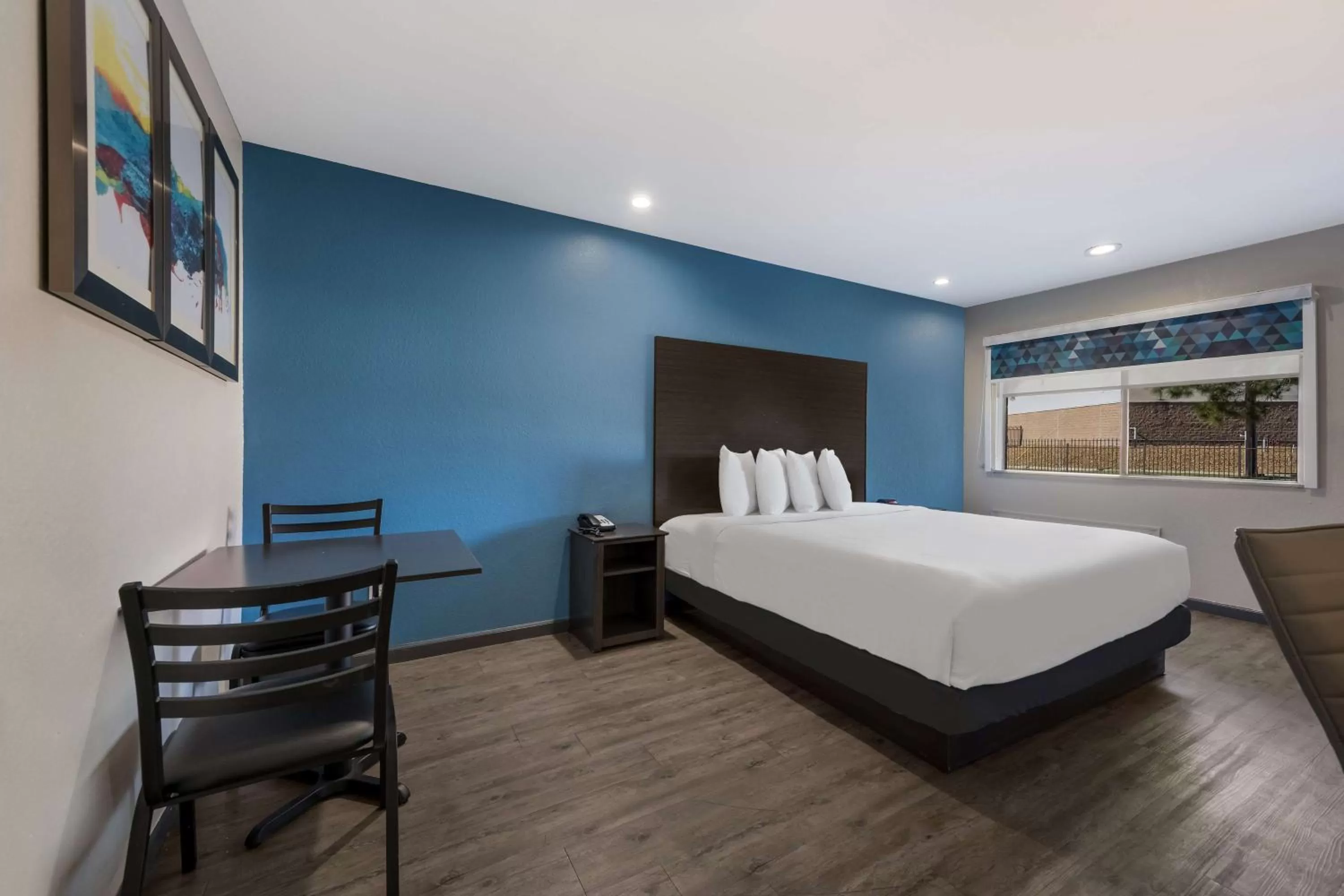 Bedroom, Bed in SureStay Hotel by Best Western Spring North Houston