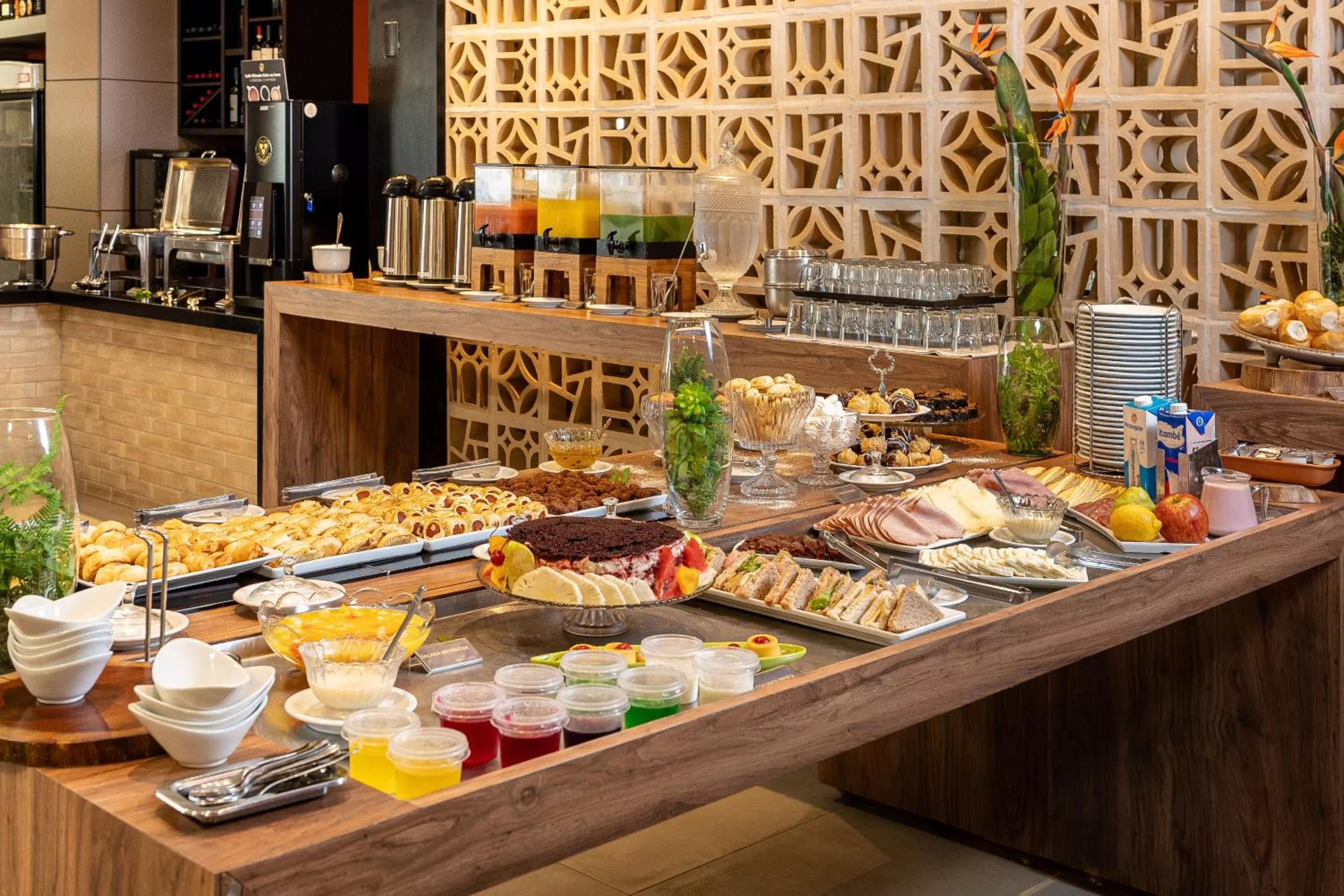 Buffet breakfast in Ucayali Hotel