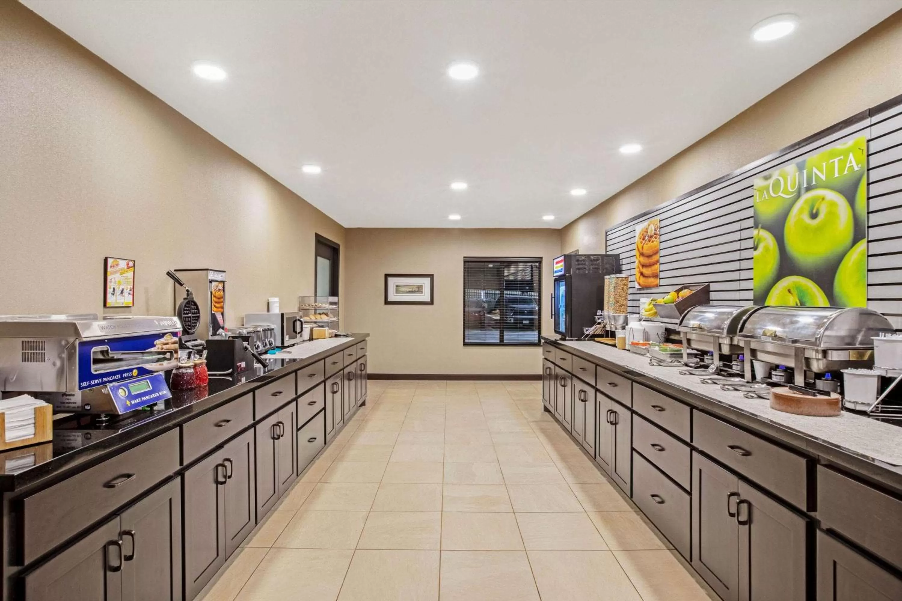 Restaurant/places to eat in La Quinta by Wyndham Gillette