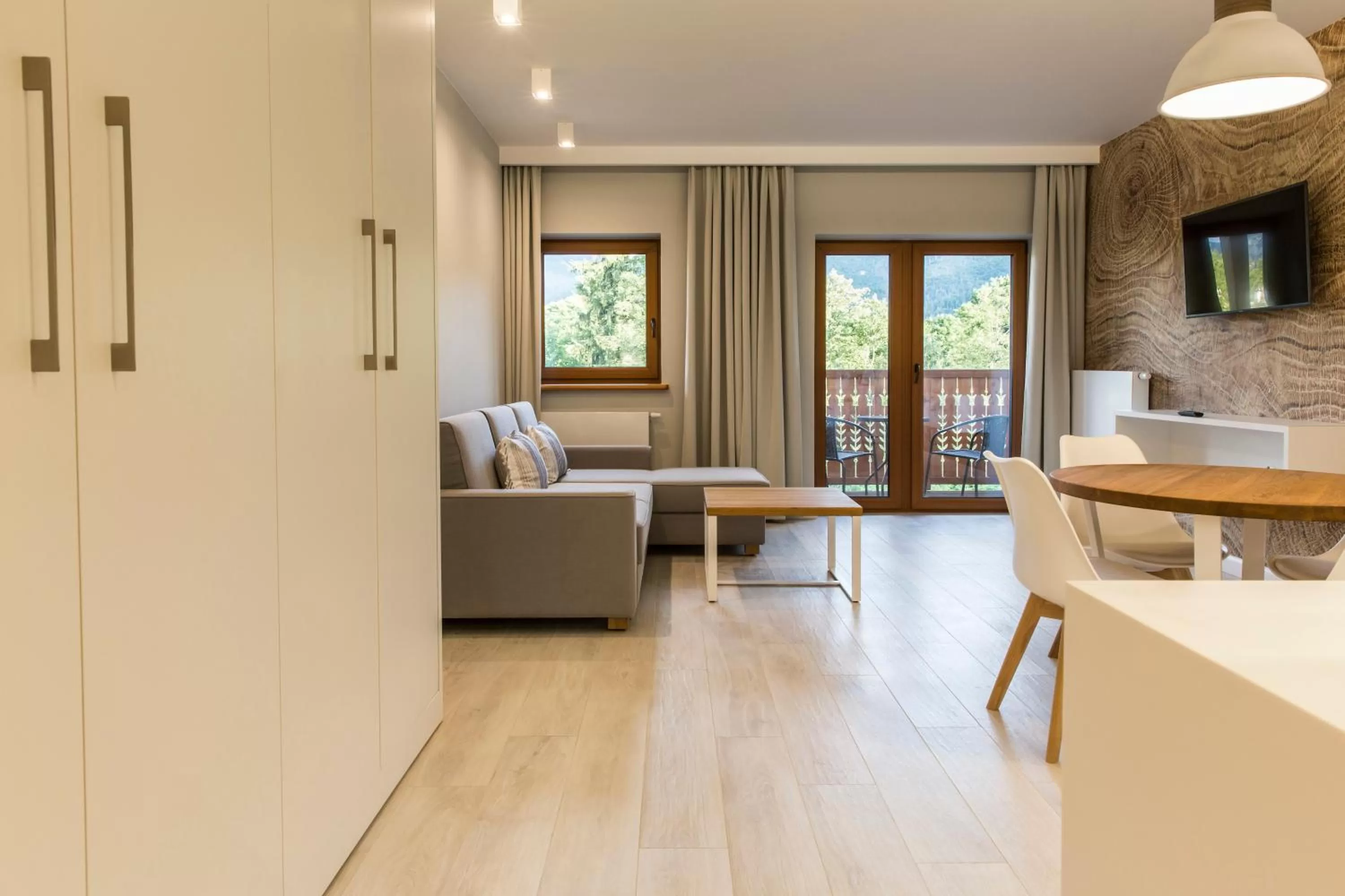 TV and multimedia in Royal Hill Residence