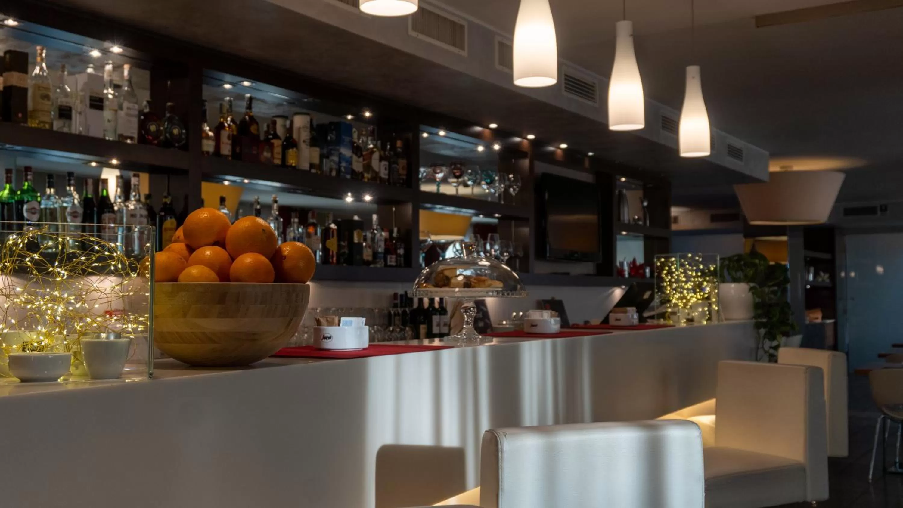 Lounge or bar in AMEDIA Hotel