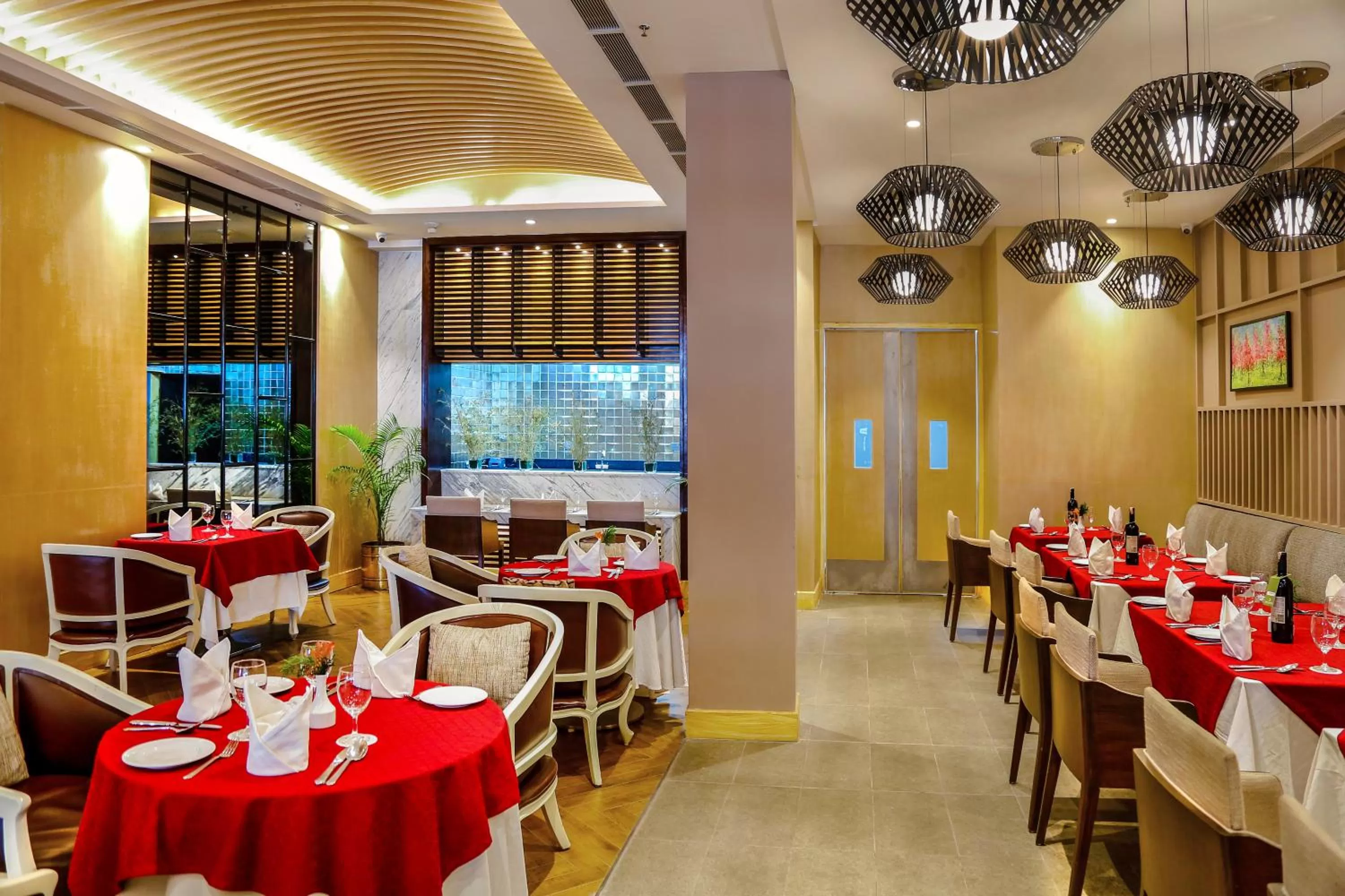 Restaurant/places to eat in The Everest Hotel