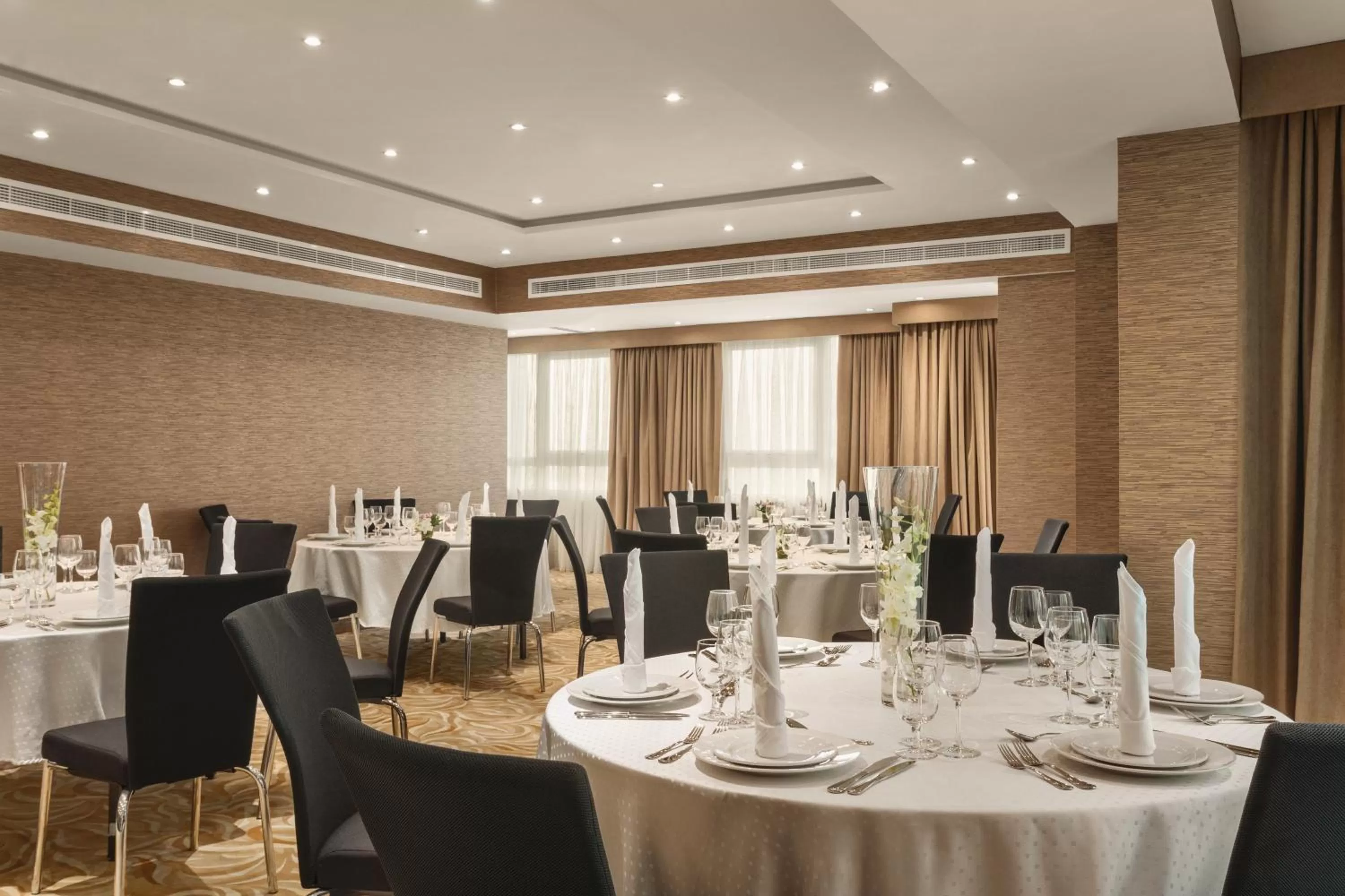 Meeting/conference room in Hawthorn Suites by Wyndham Abu Dhabi City Center