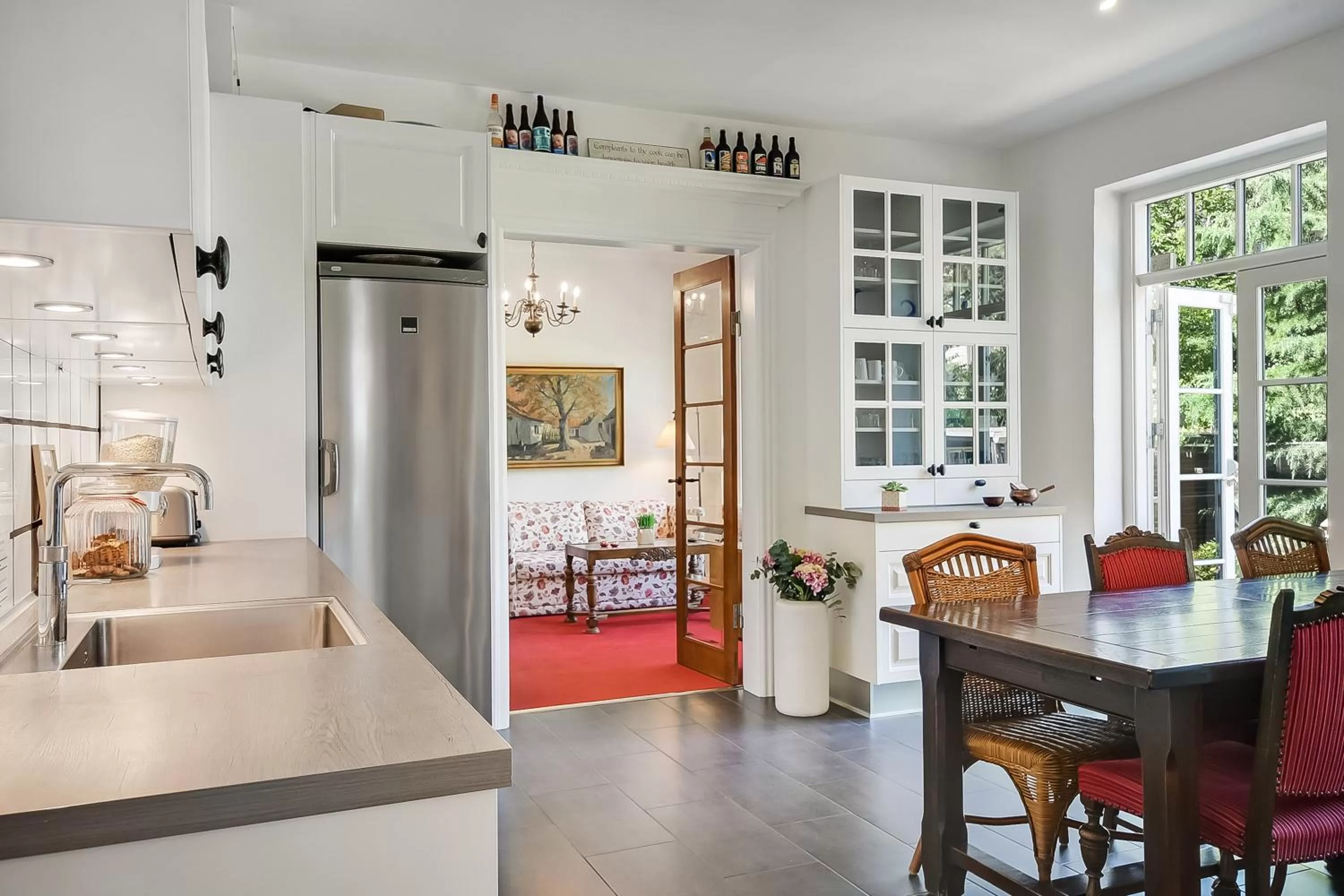 Communal kitchen in Sweethome Guesthouse