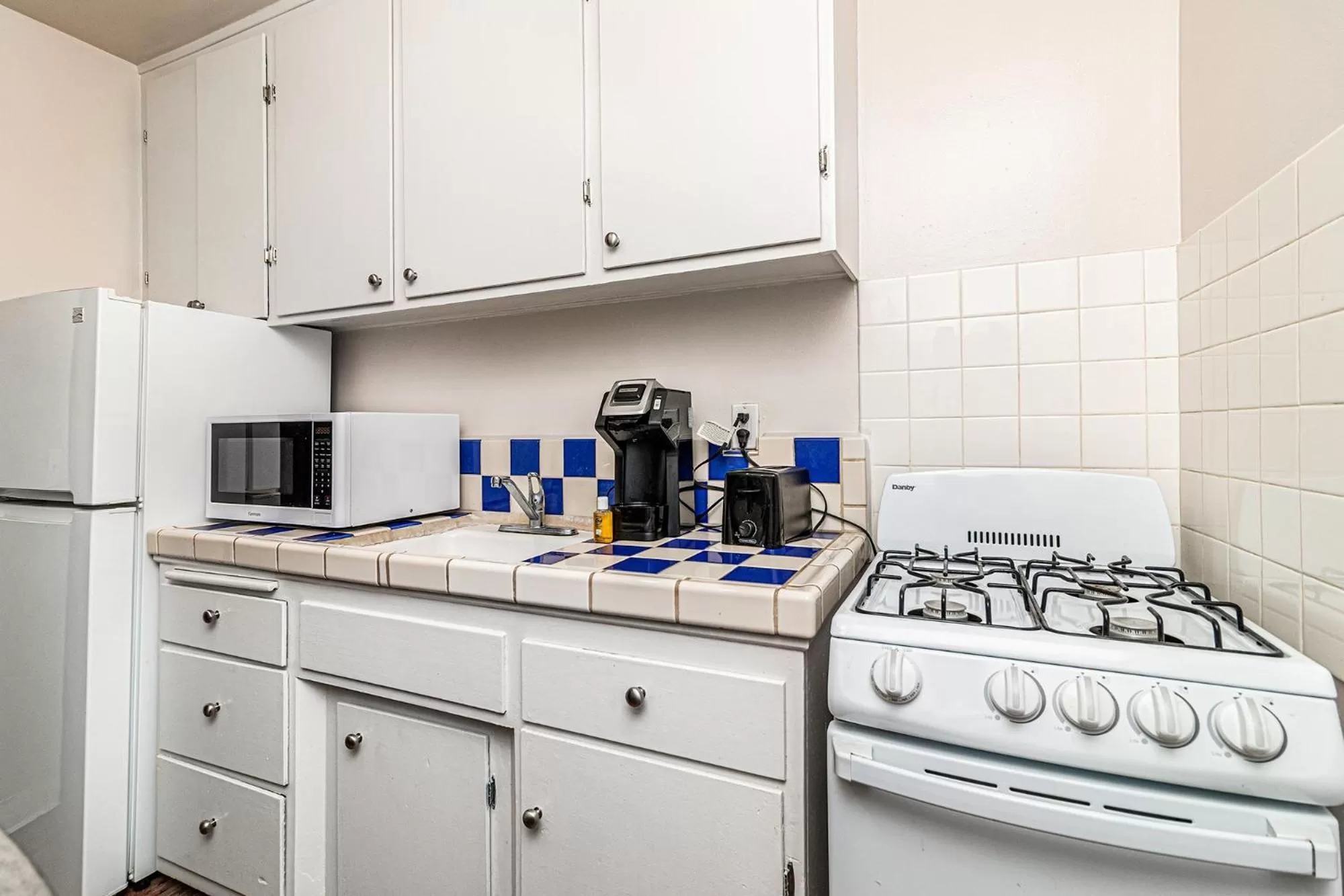 Coffee/tea facilities, Kitchen/Kitchenette in 2021 Olive