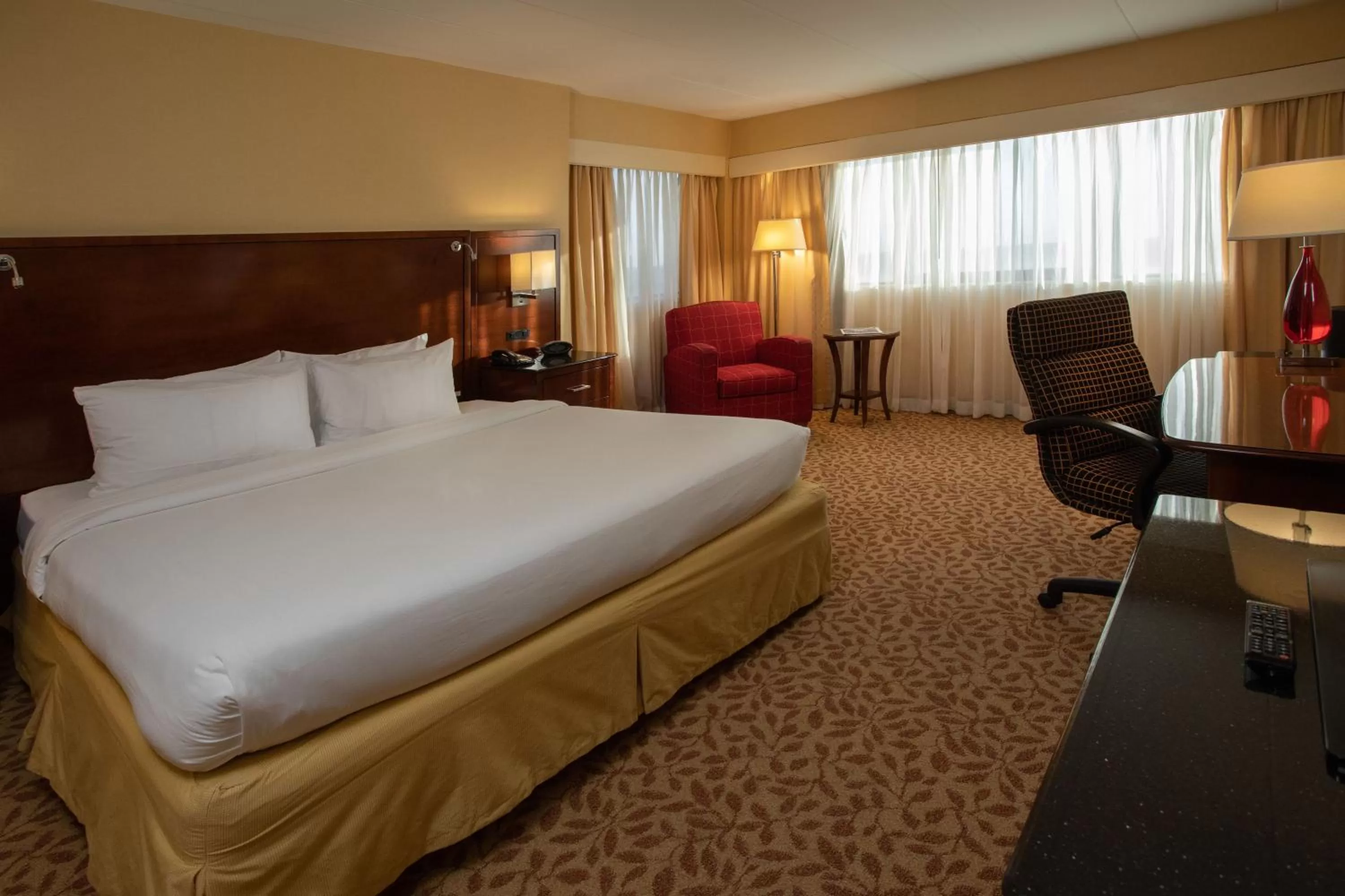 Bed in Jake's 58 Casino Hotel - Adults Only