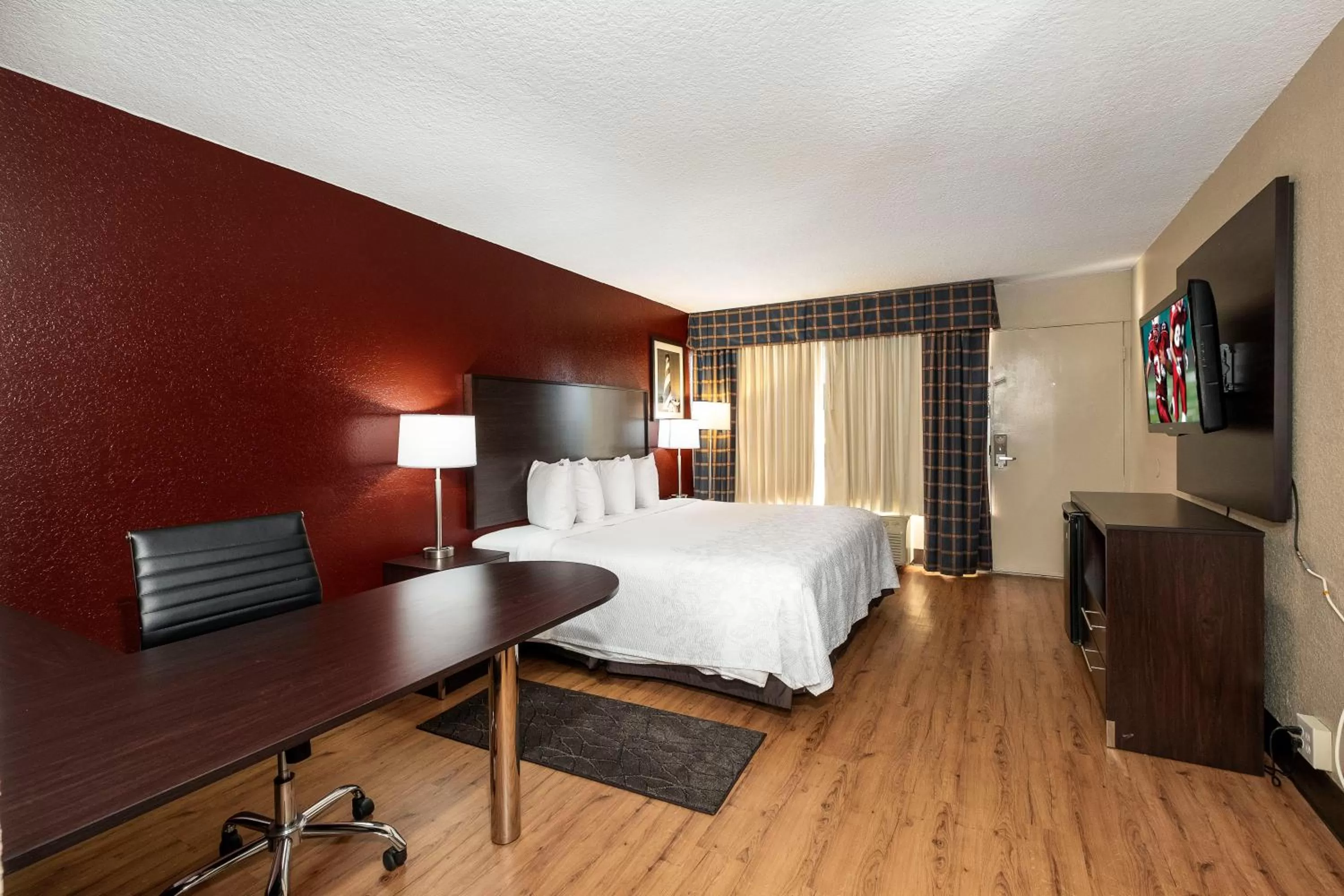 Photo of the whole room, Bed in Red Roof Inn PLUS+ St. Augustine