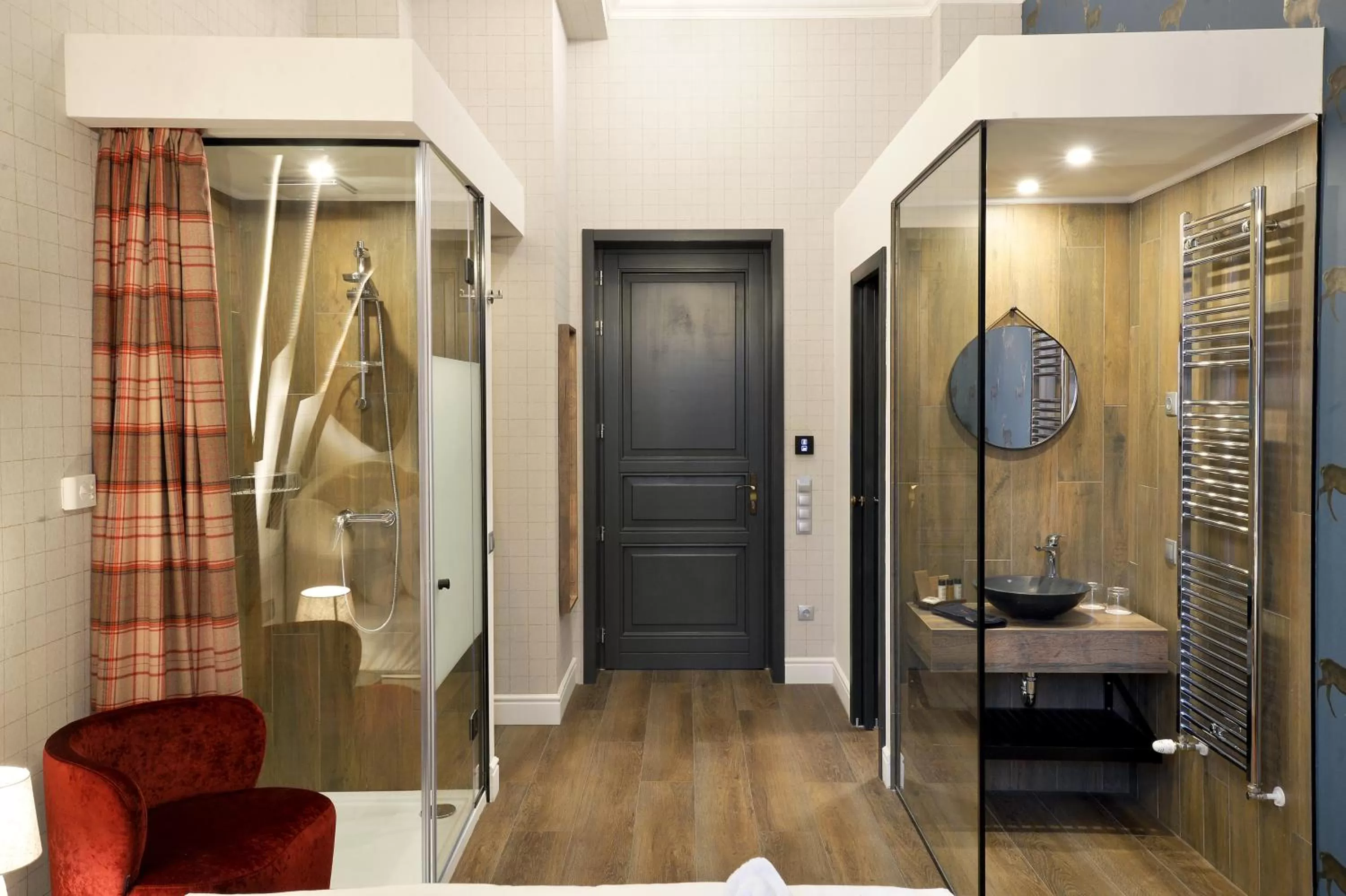 Shower in 1552 Boutique Hotel