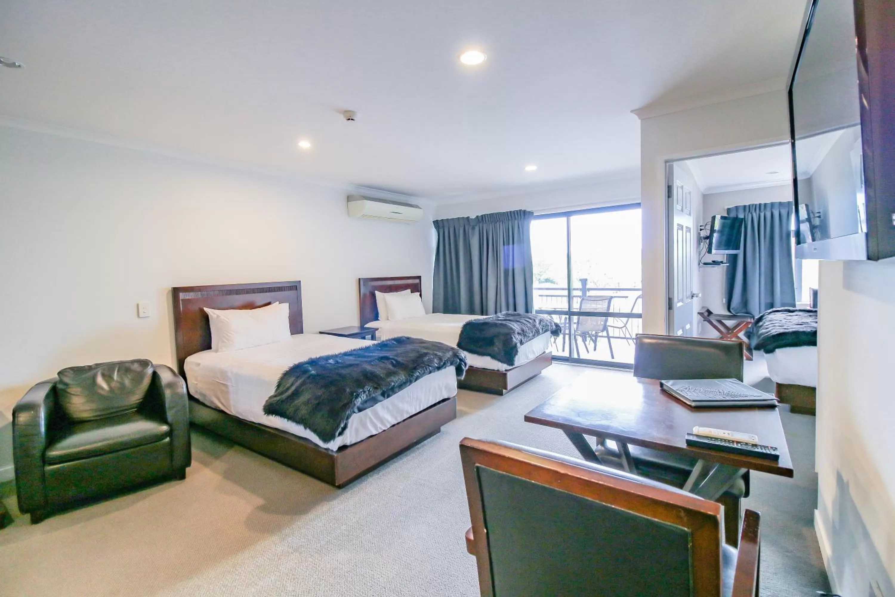 Bed in Aotea Motor Lodge