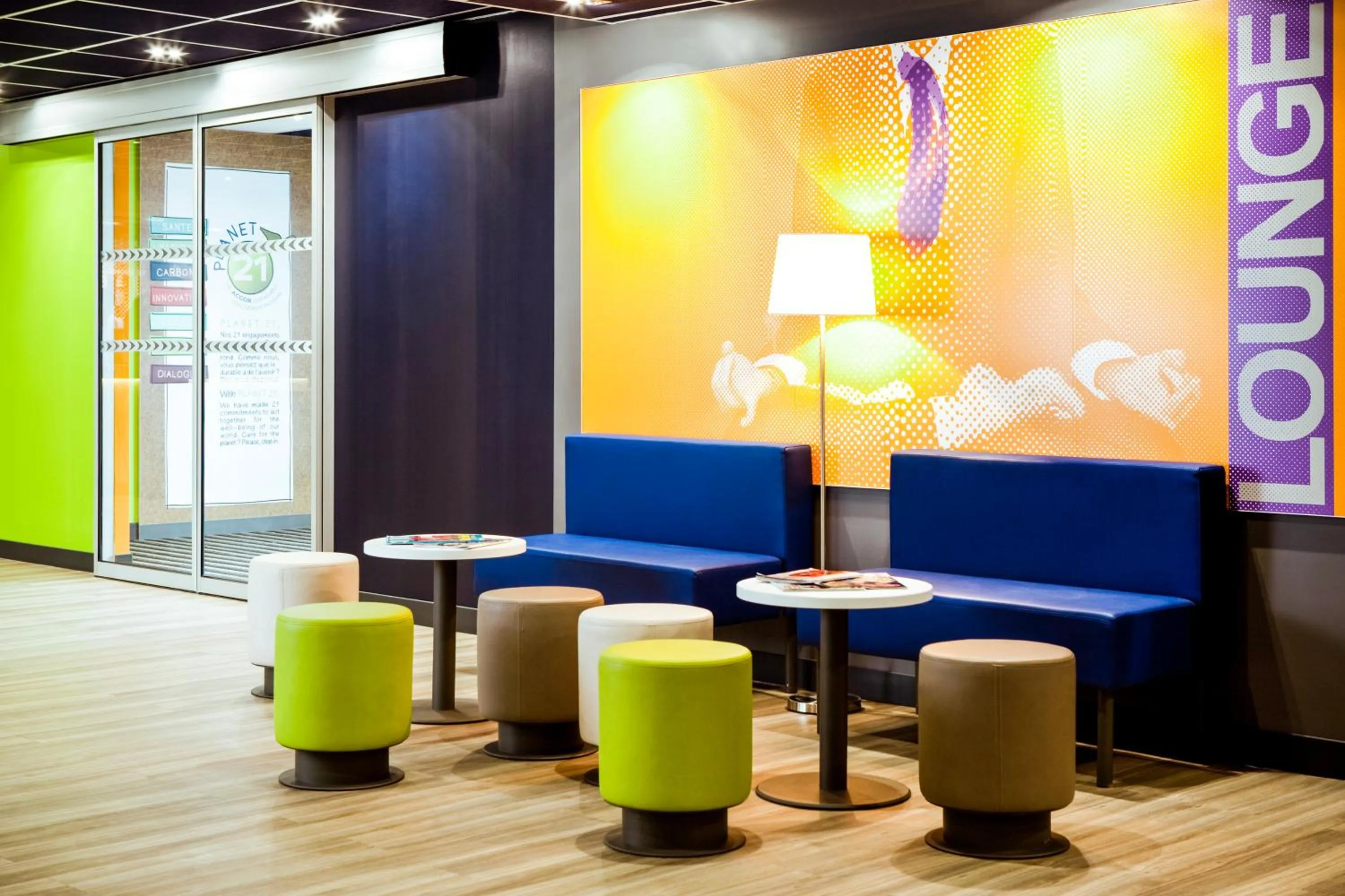 Lobby or reception in ibis budget Grigny Centre