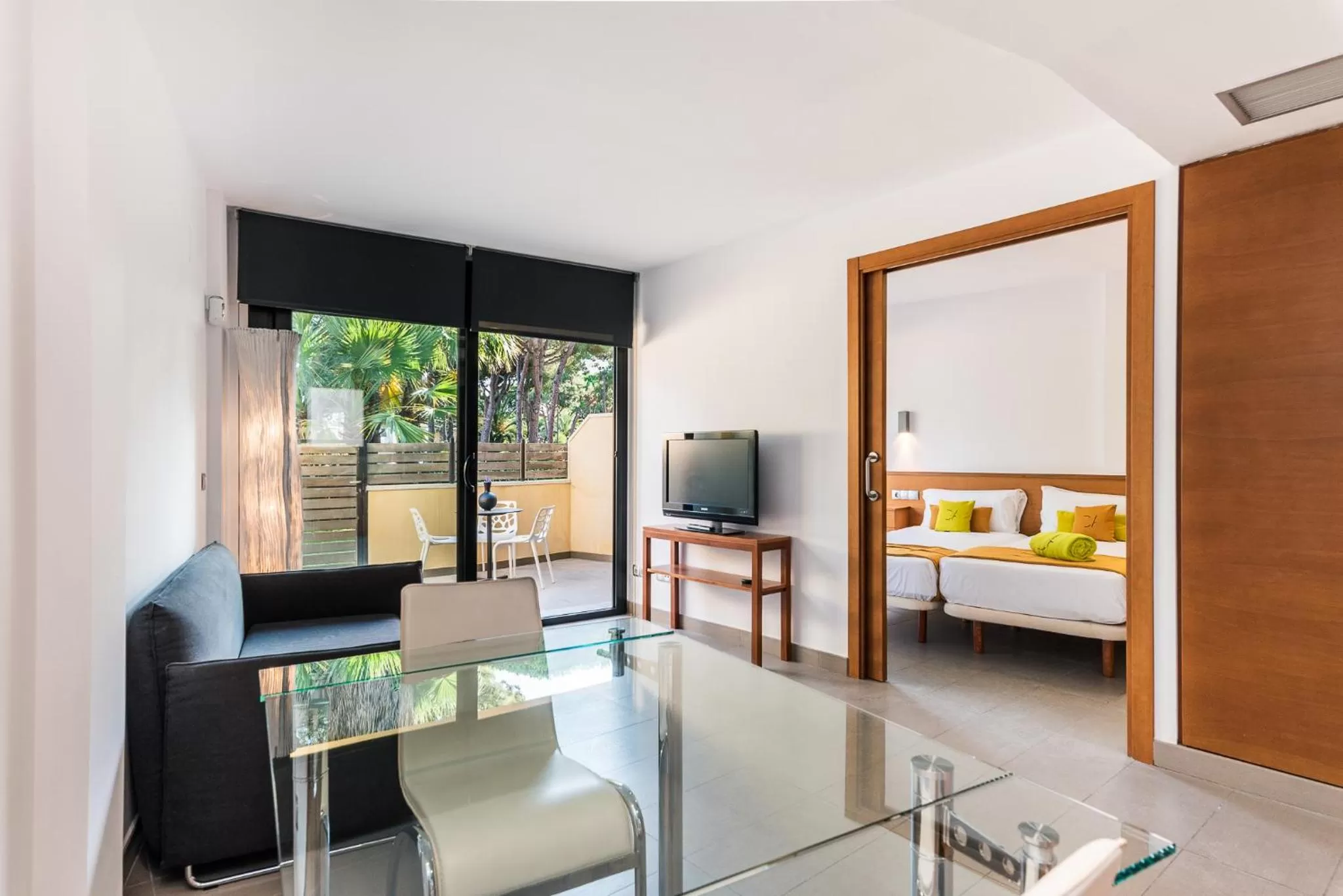 Bed in Aparthotel Las Palmeras Castelldefels