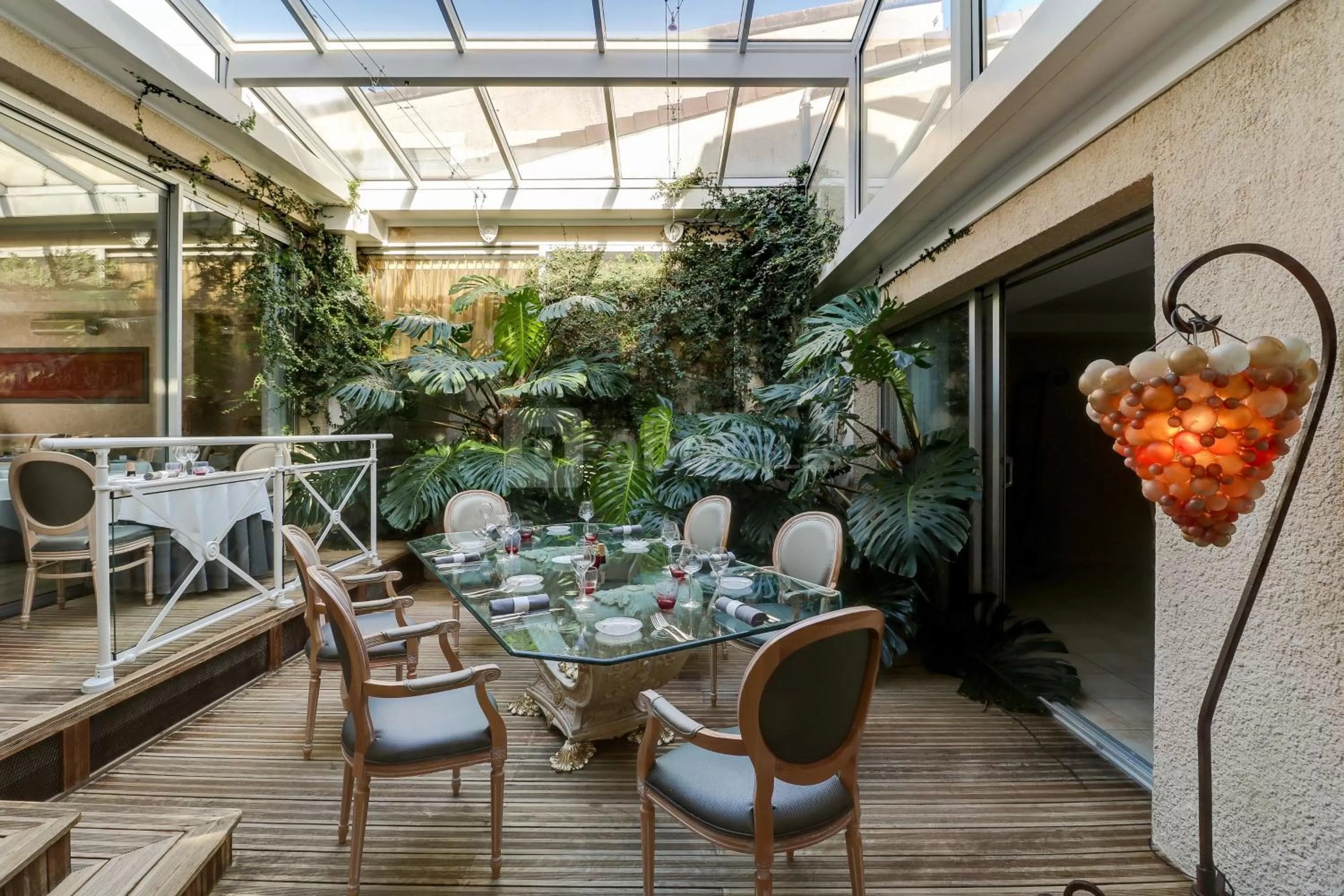 Restaurant/places to eat in Hostellerie Du Mont Aimé