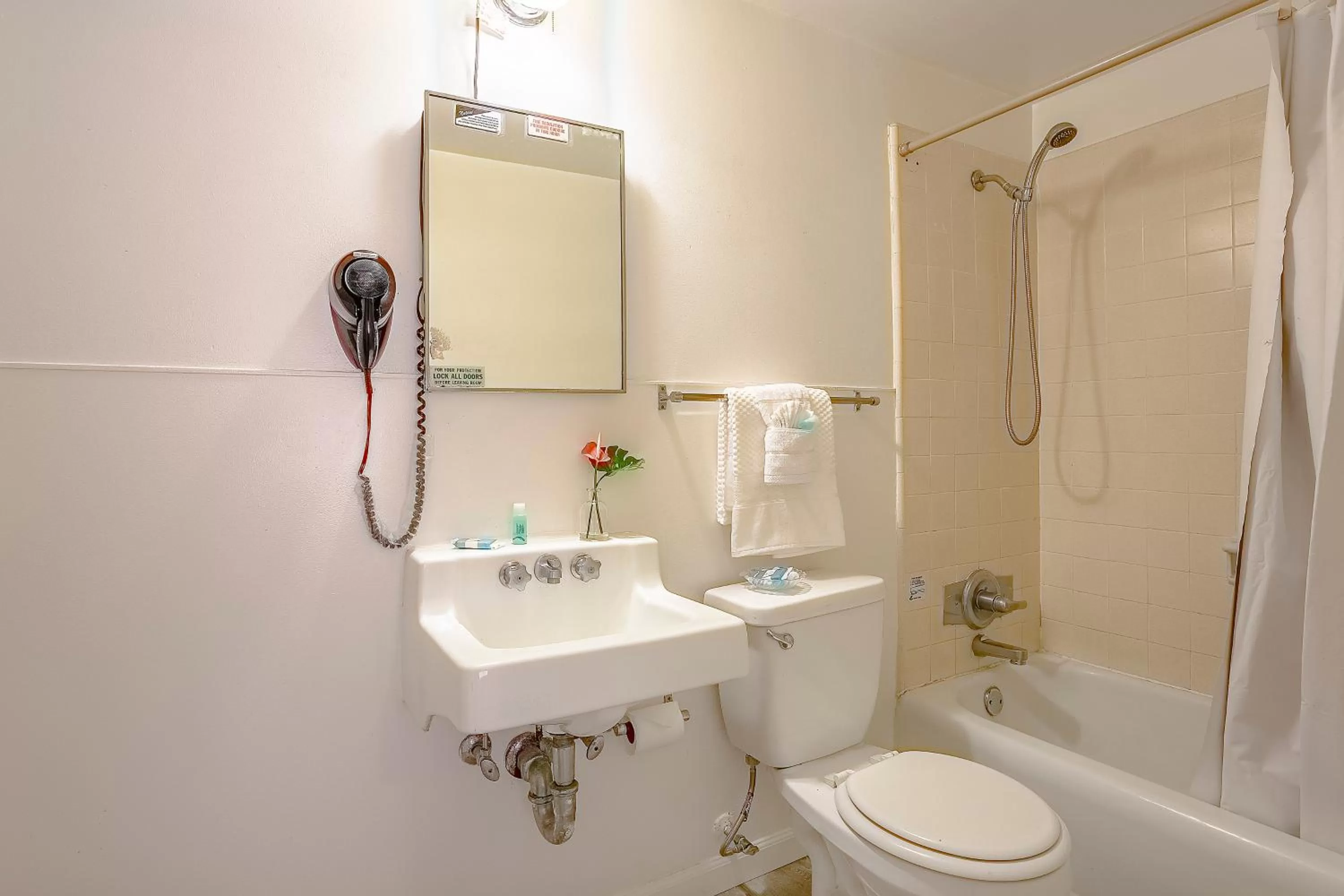 Bathroom in Royal Grove Waikiki