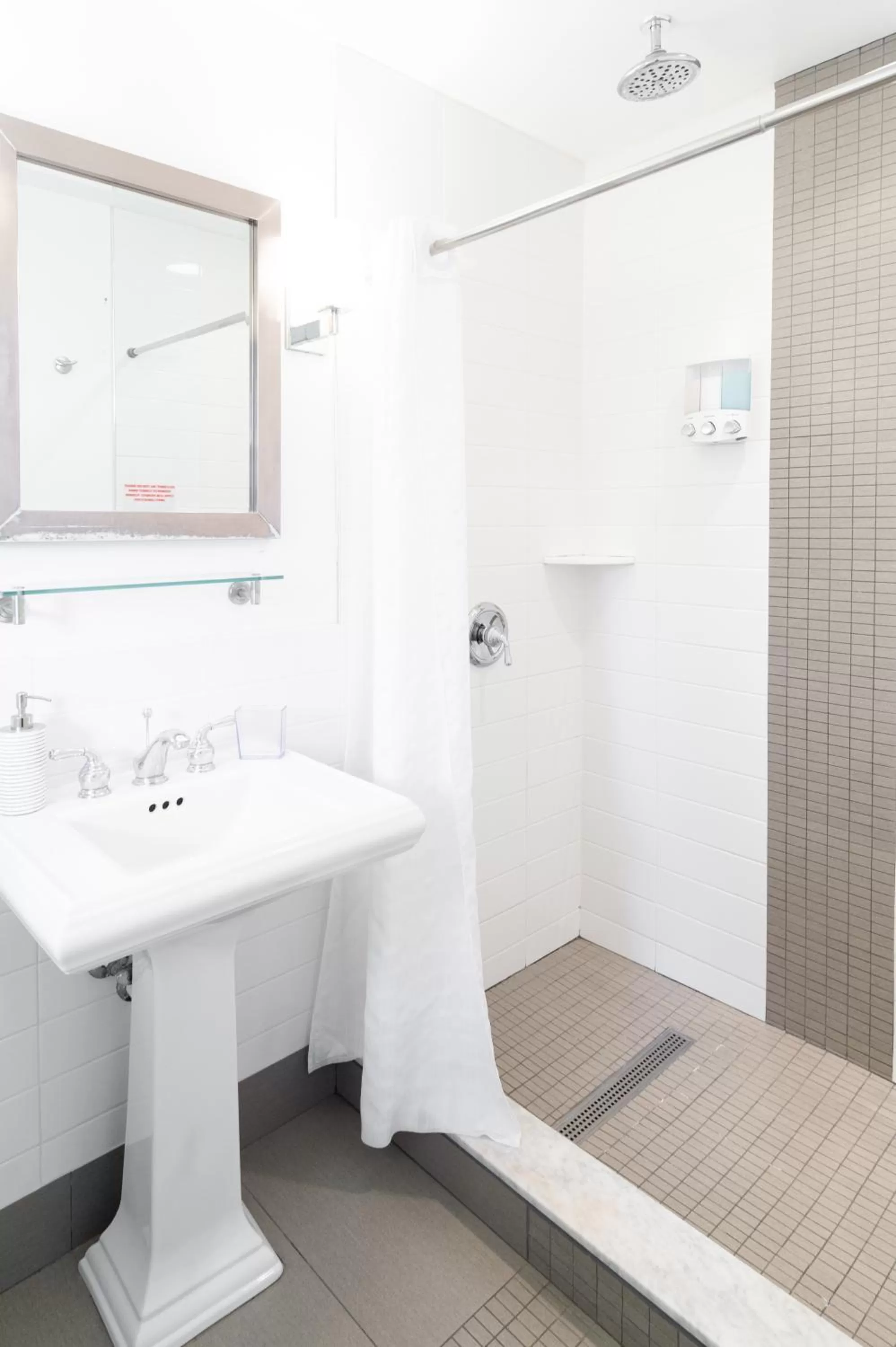 Shower in Canalside Inn