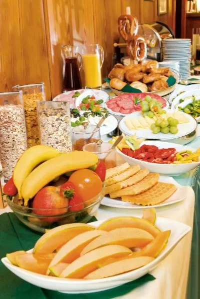 Food and drinks in Hotel Münchner Hof und Blauer Turm