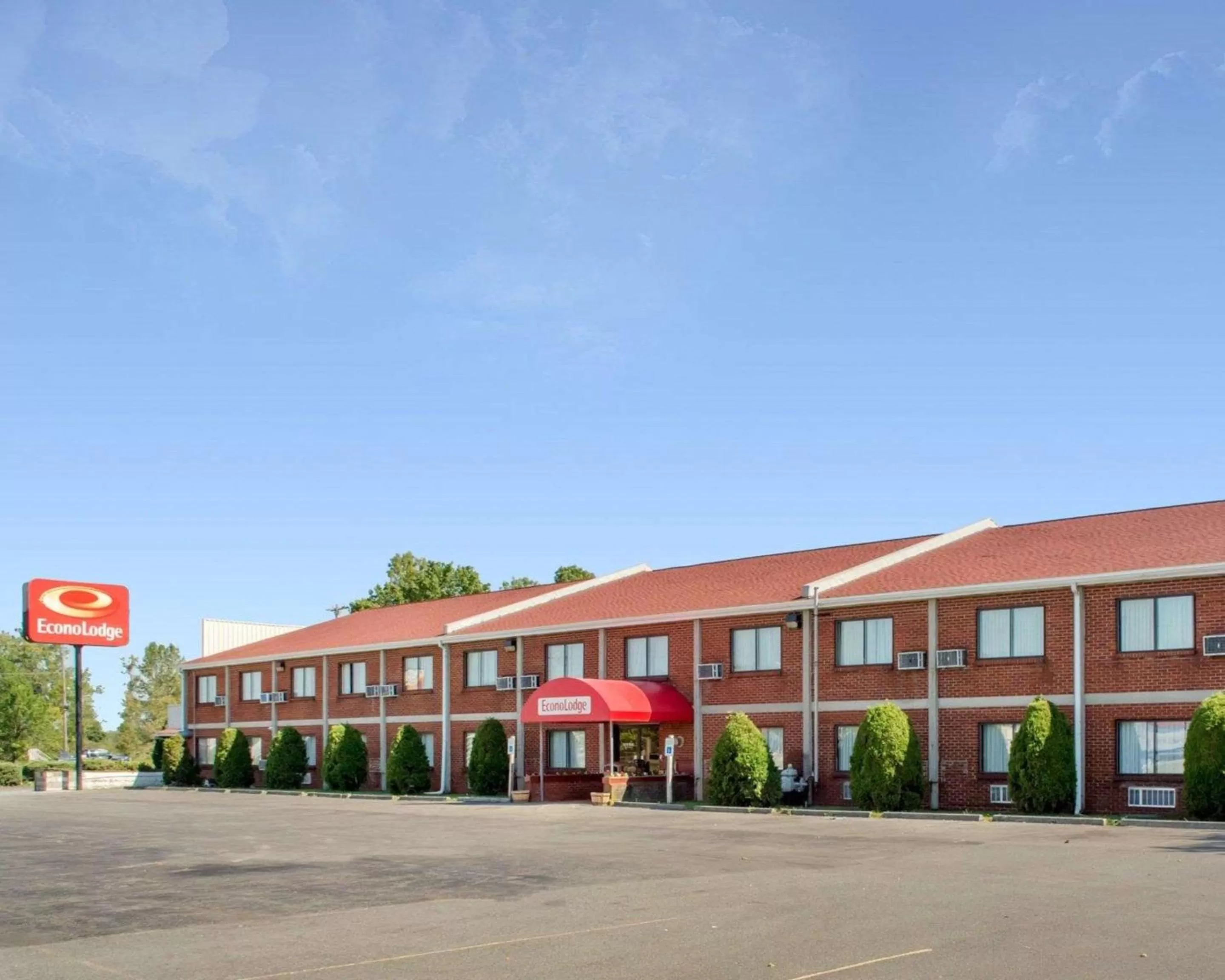 Property building in Econo Lodge Darien Lakes