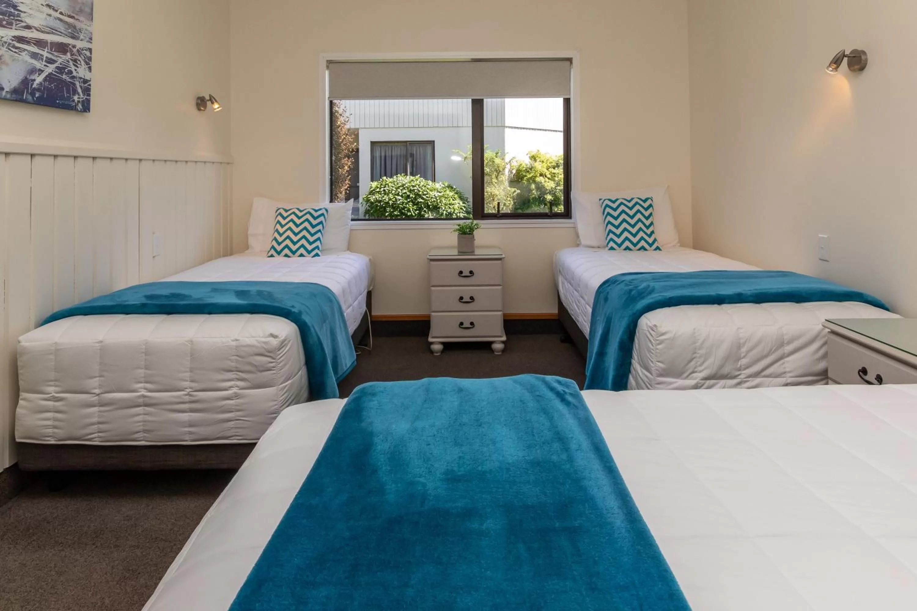 Bedroom, Bed in ASURE Explorer Motel & Apartments