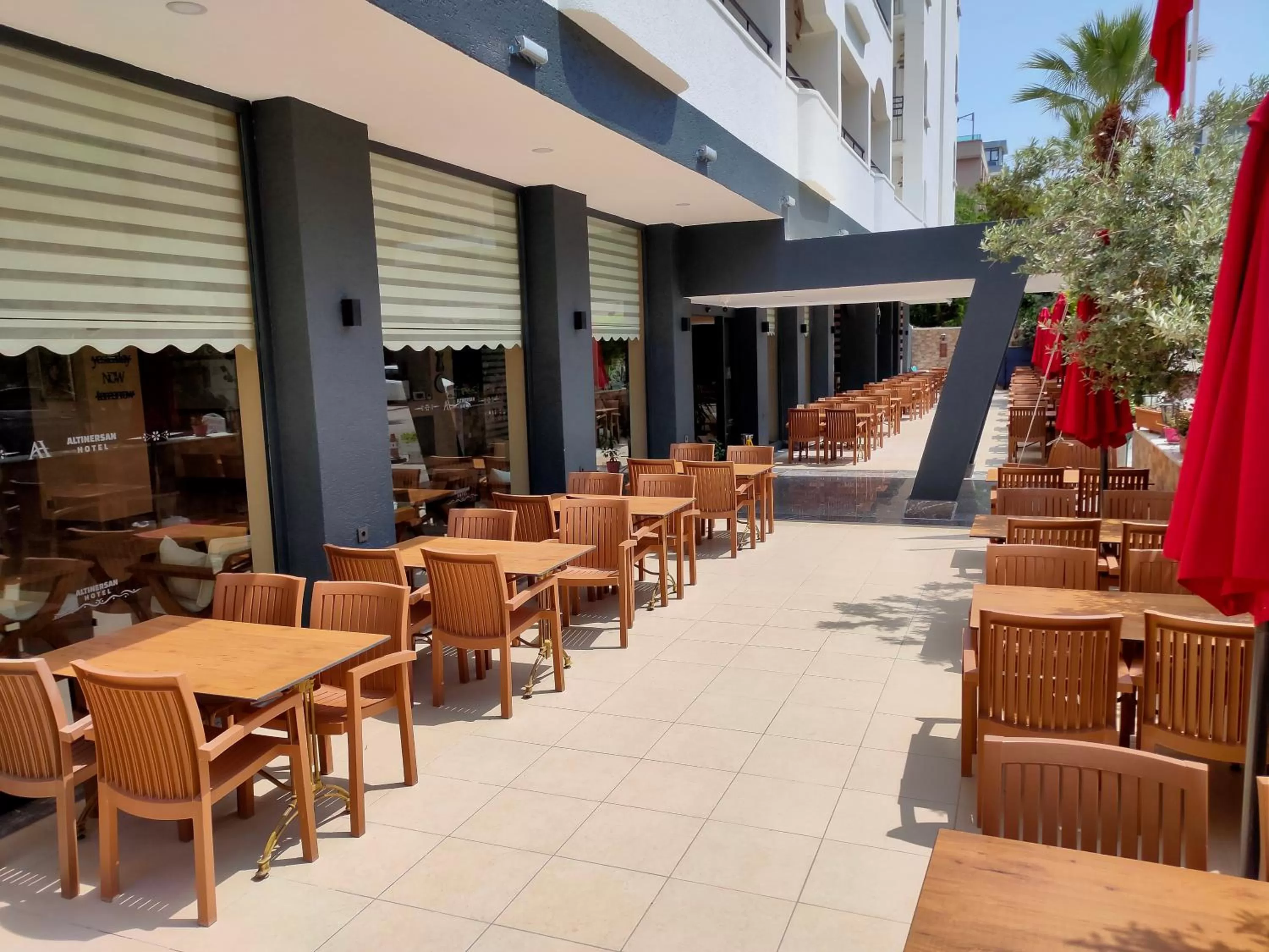 Restaurant/places to eat in Altinersan Hotel