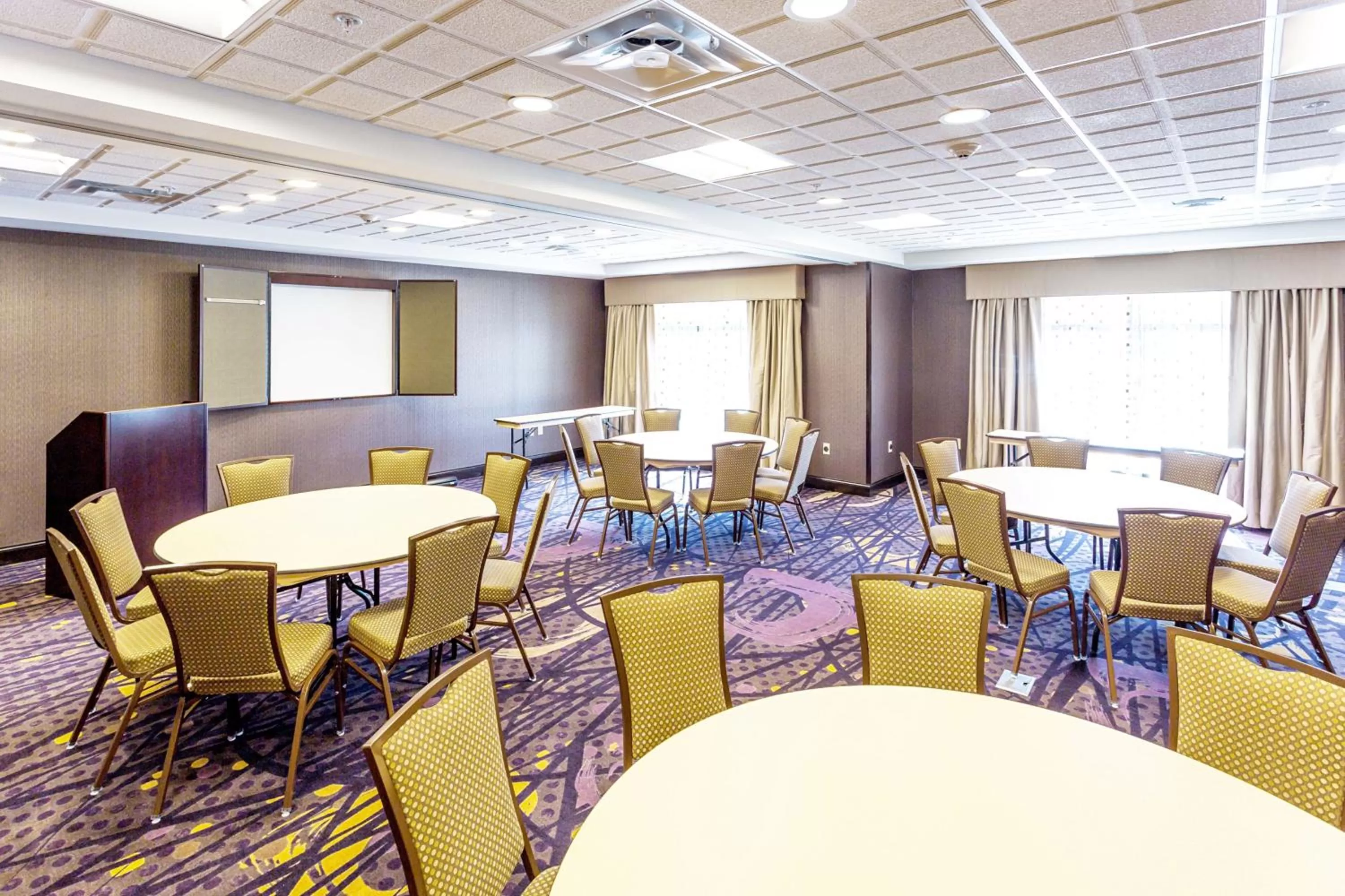 Meeting/conference room in Holiday Inn Express Hotel & Suites Billings by IHG