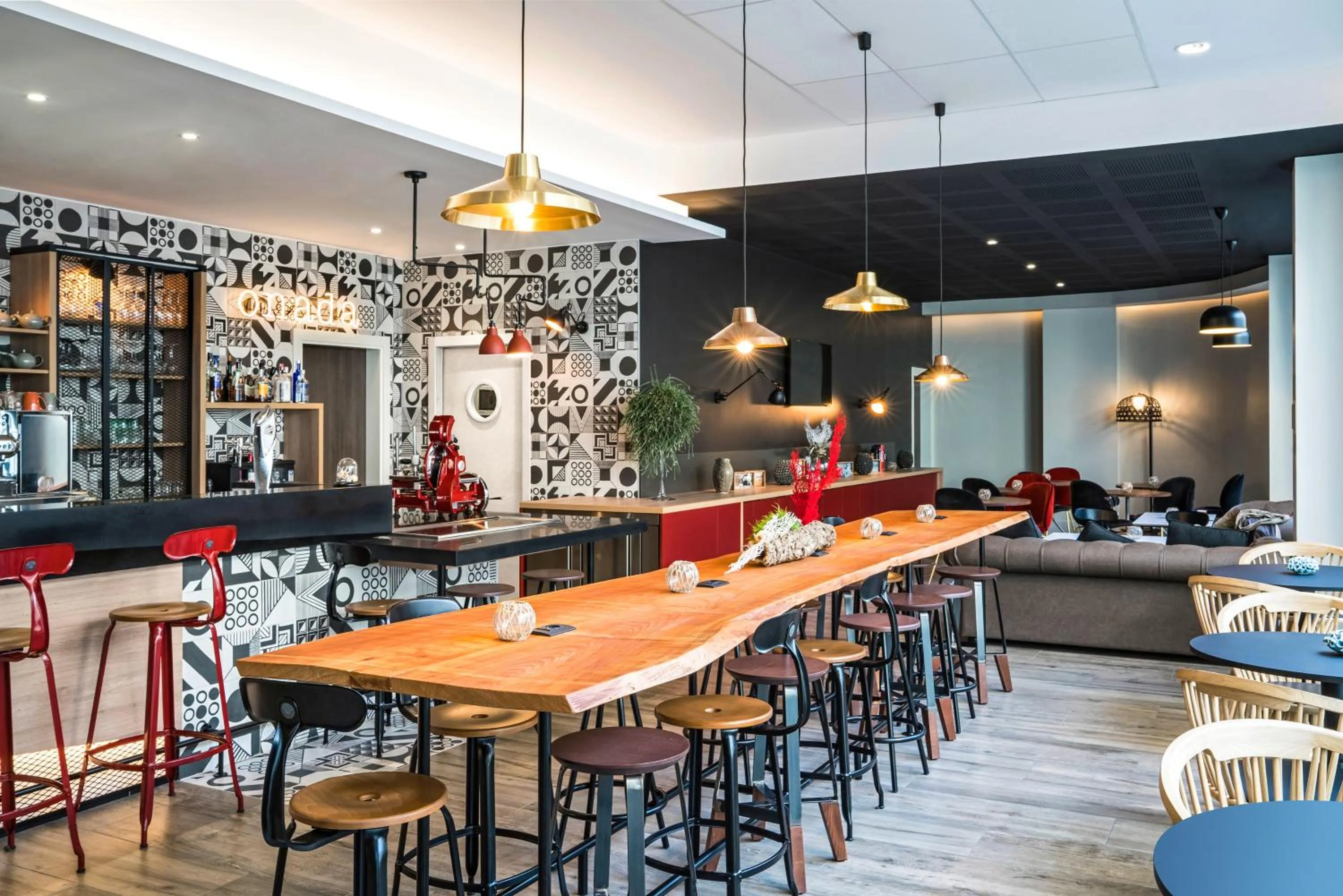 Lobby or reception in ibis Styles Barcelona City Bogatell