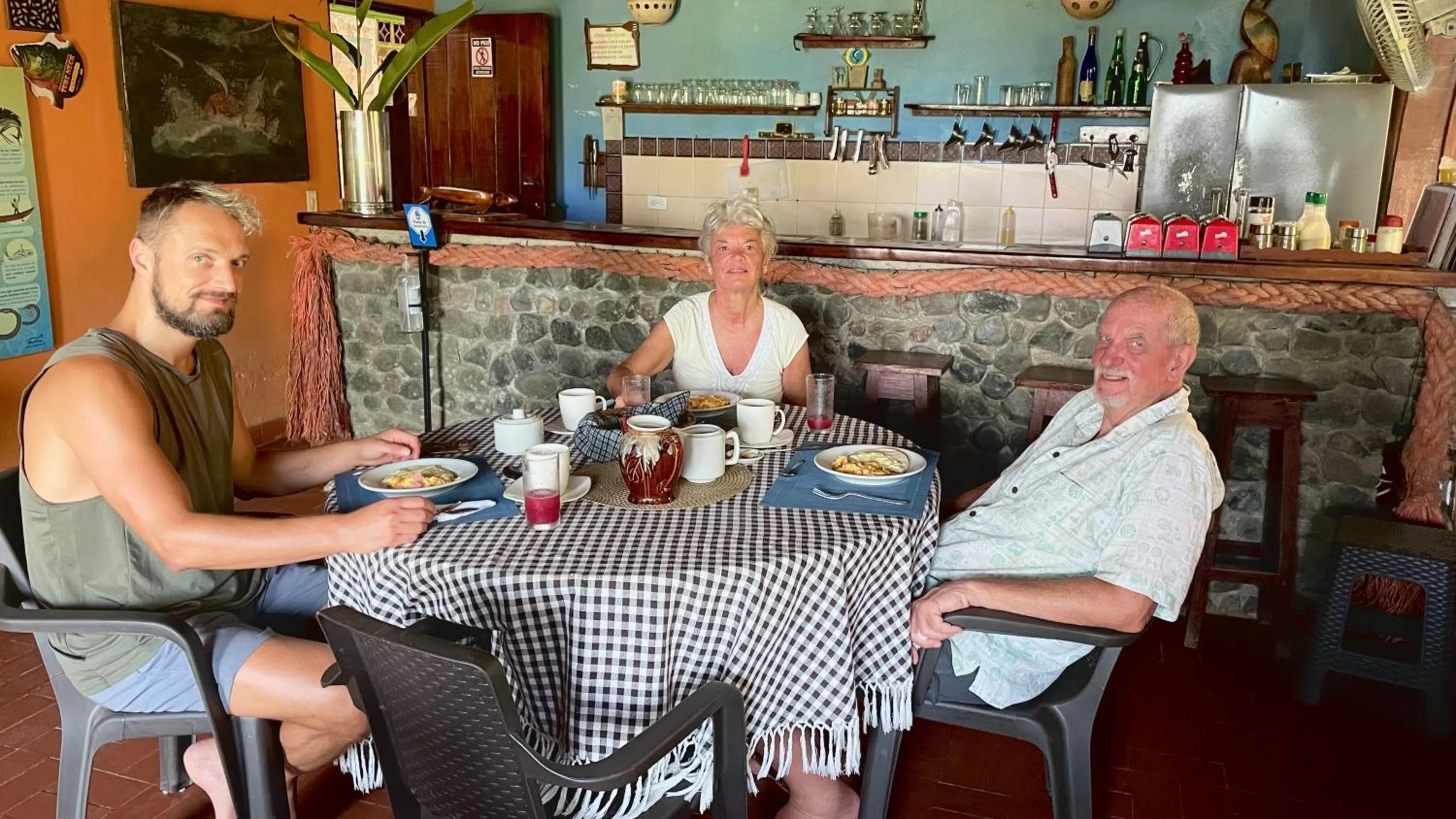 Restaurant/Places to Eat in Posada Turística Rocas De Cabo Marzo