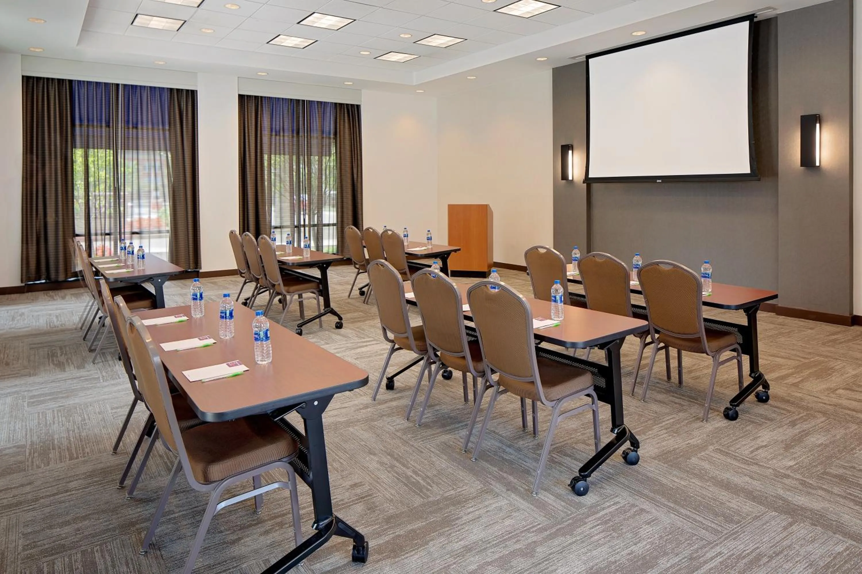 Meeting/conference room in Hyatt Place Pittsburgh North Shore