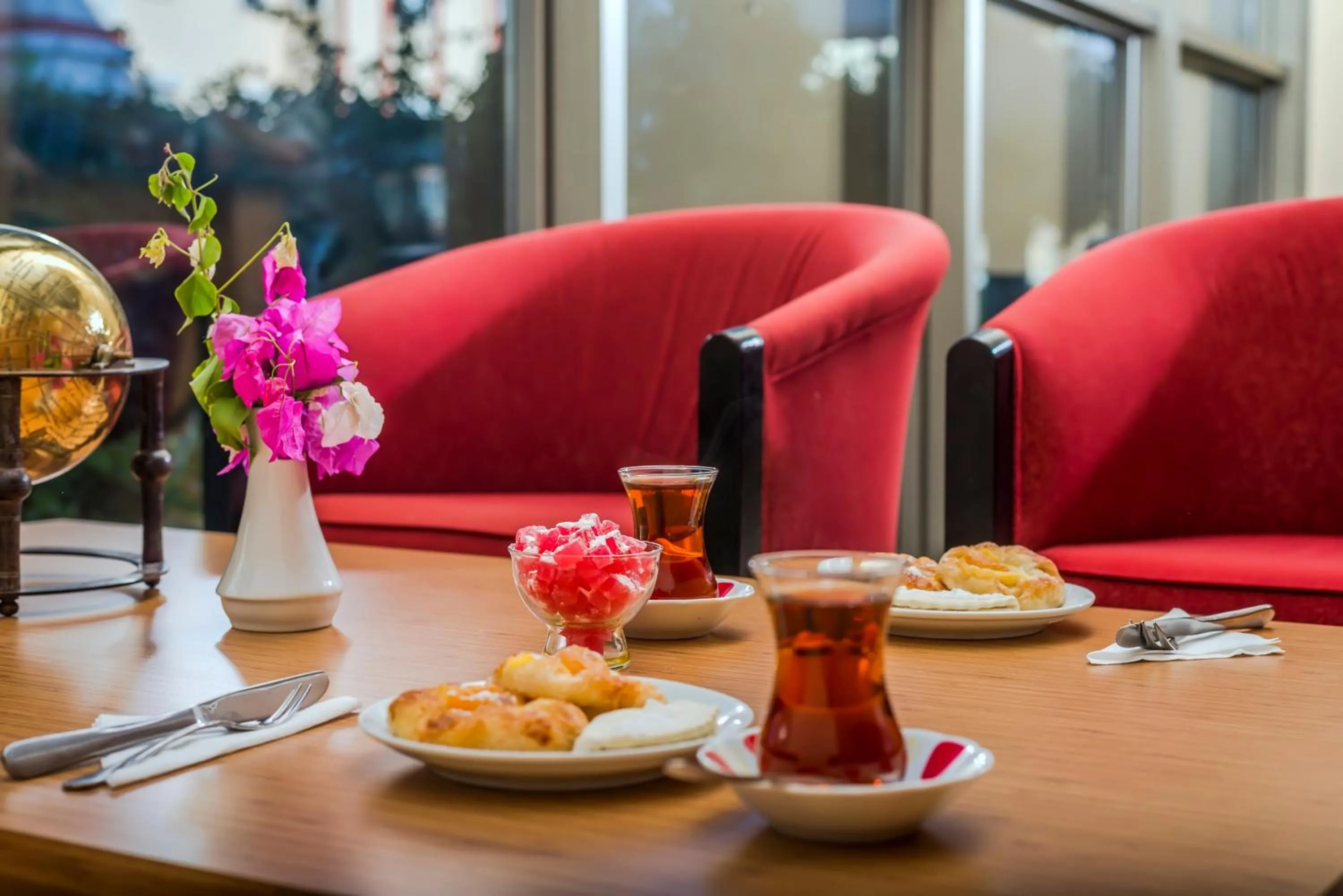 Lounge or bar in Santa Marina Hotel