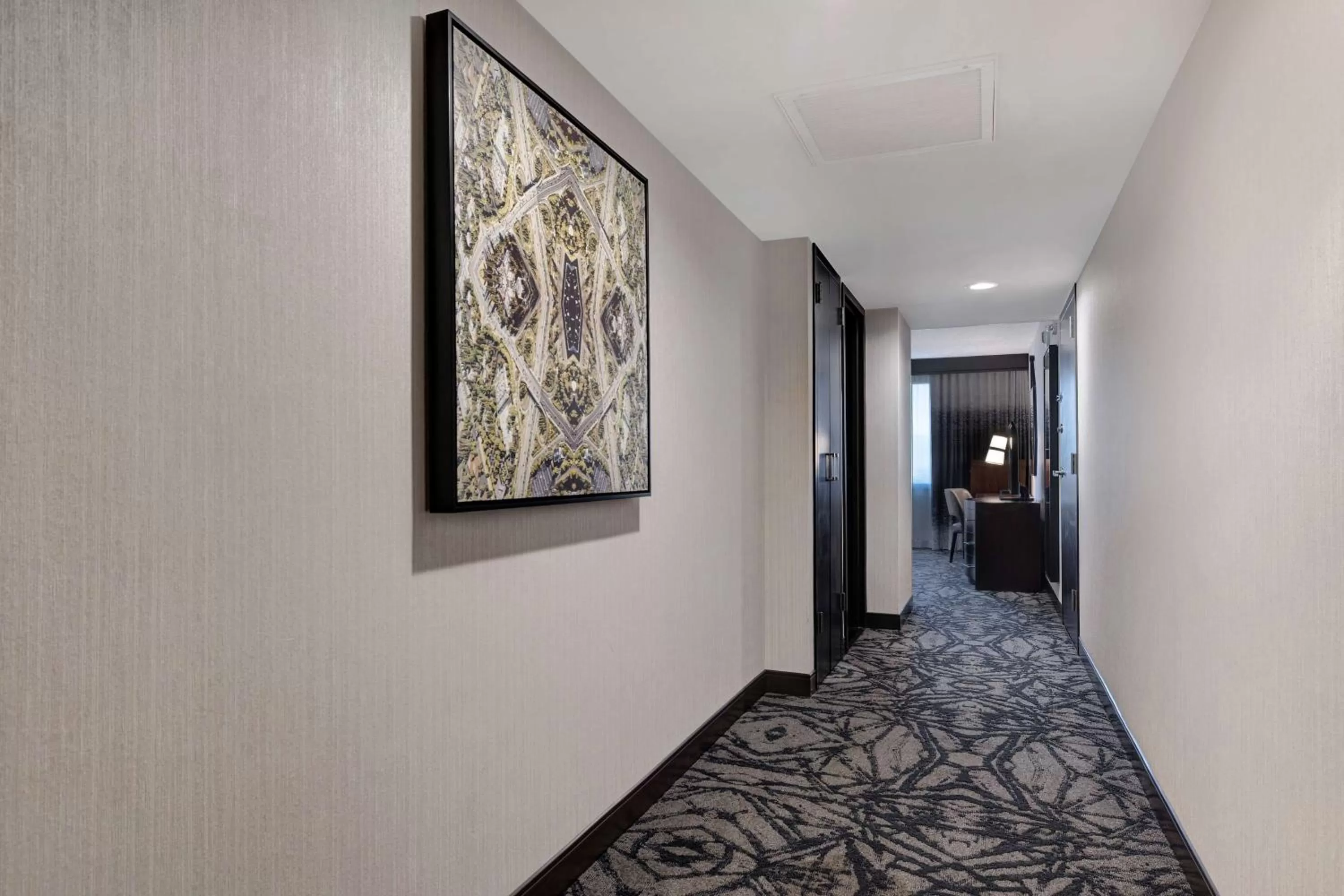 Photo of the whole room in Embassy Suites by Hilton Santa Clara Silicon Valley