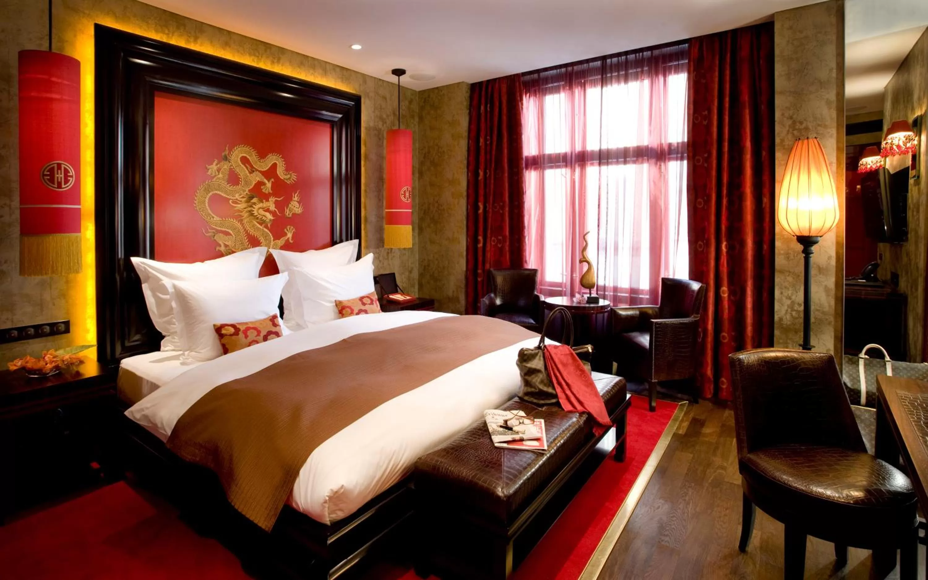 Bed in Buddha-Bar Hotel Prague