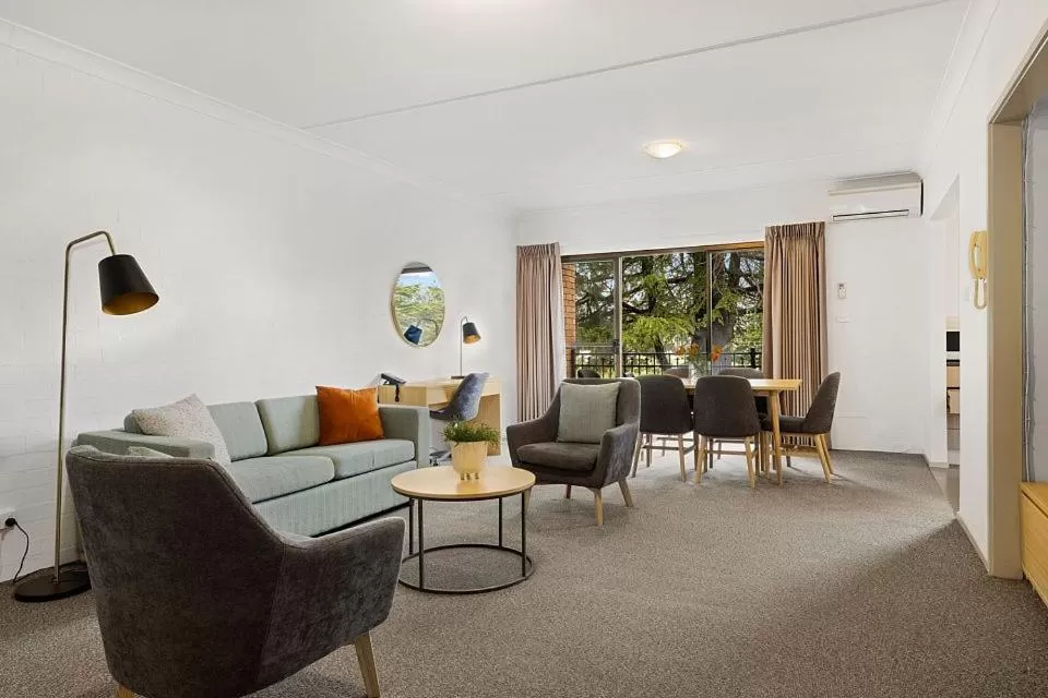 Oxley Court Serviced Apartments