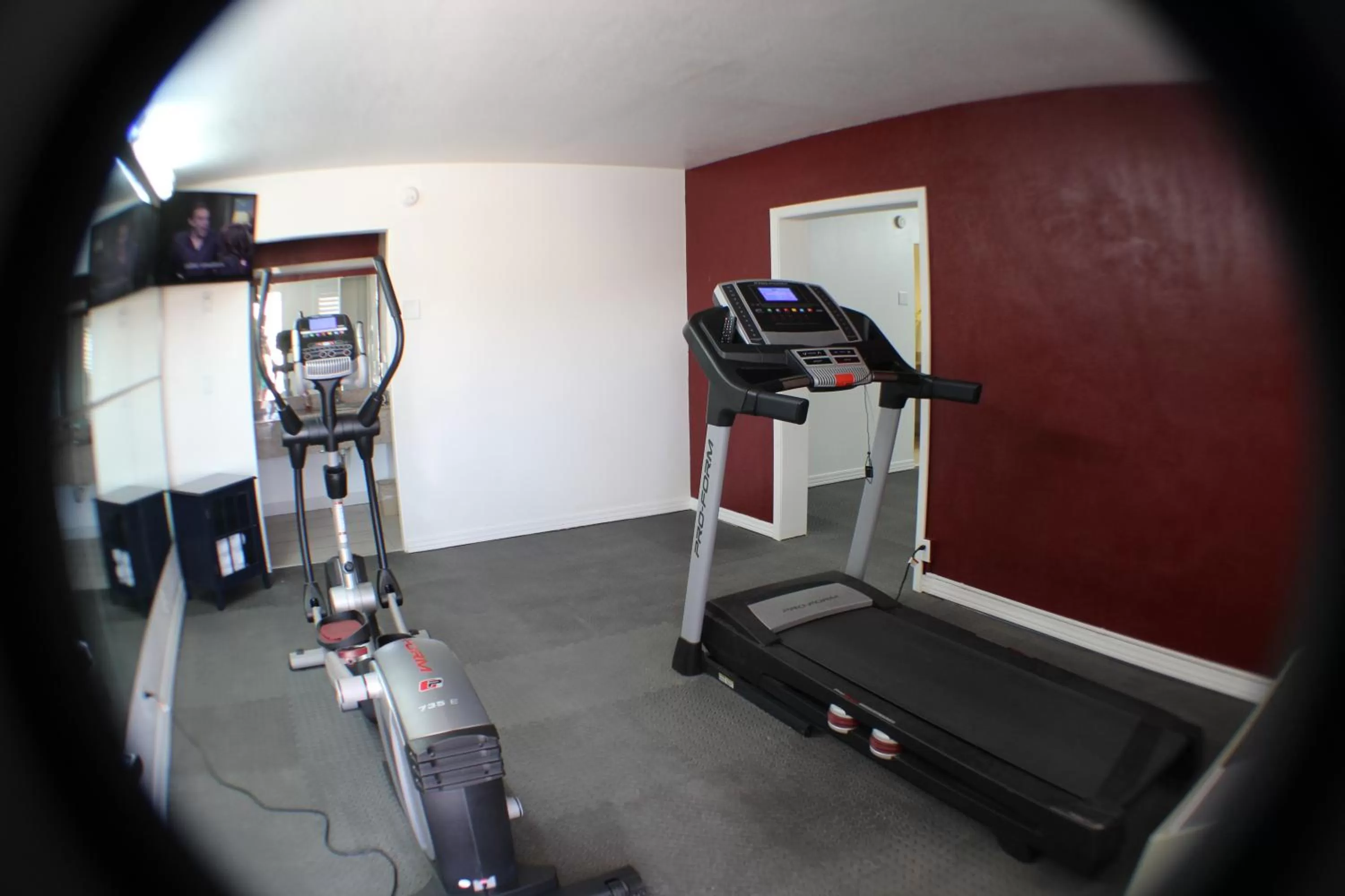 Fitness centre/facilities in Ramada by Wyndham Kingman